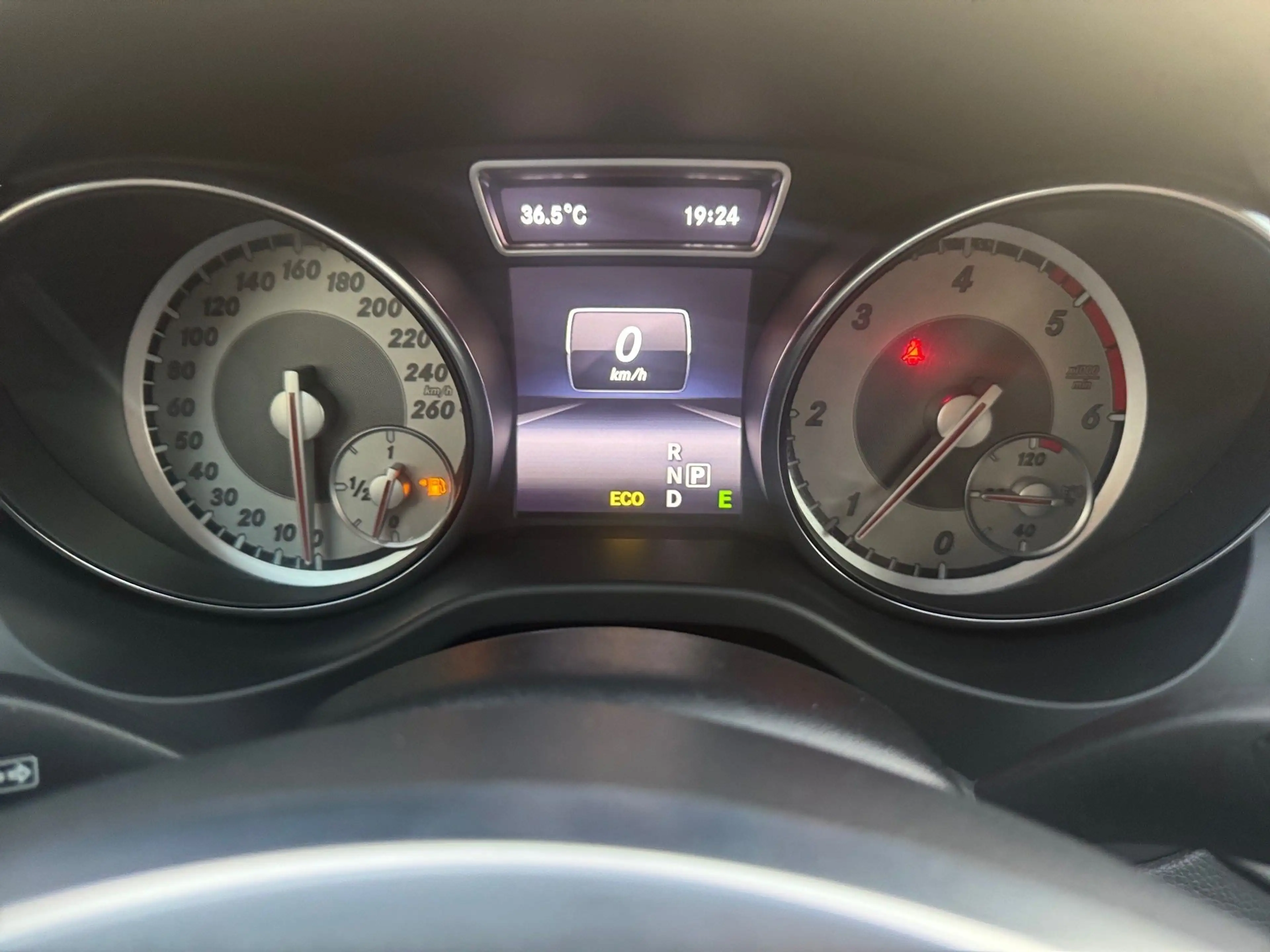 Mercedes-Benz GLA 220 CDI 4-Matic AMG Line — photo 11