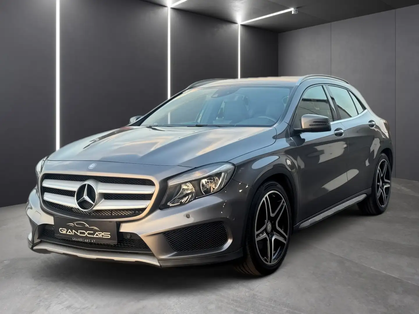Mercedes-Benz GLA 220 CDI 4-Matic AMG Line Silber - 1