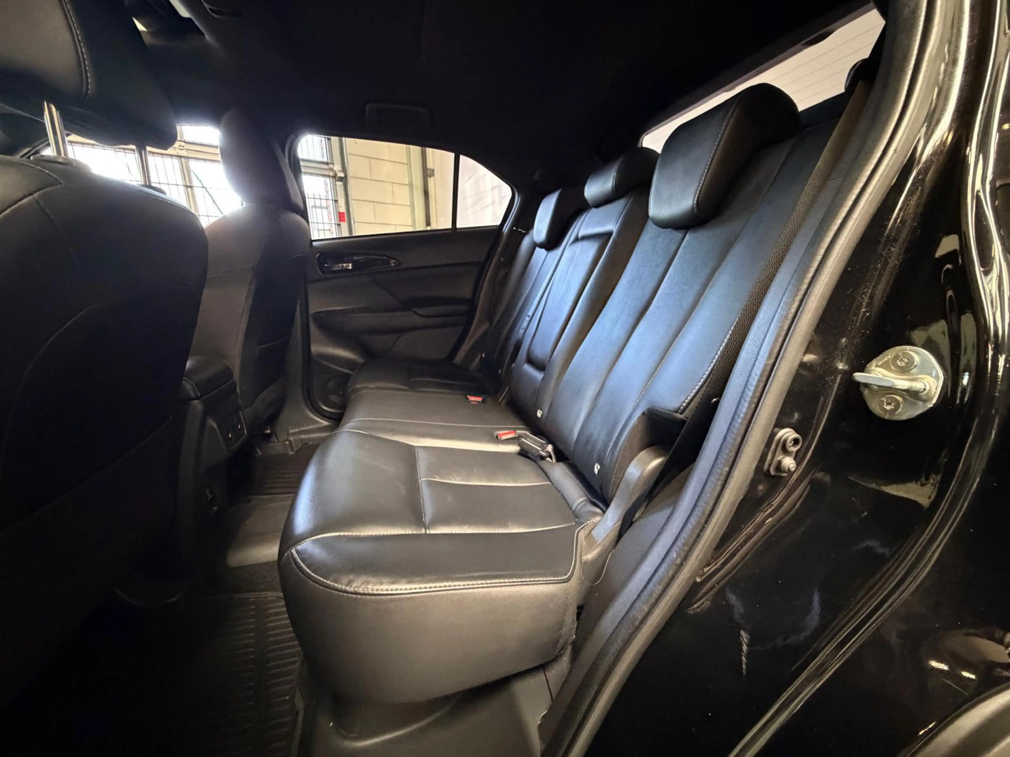Mitsubishi Eclipse Cross 2.4 PHEV Instyle, Dealer onderhouden, Pano, Camera — photo 30
