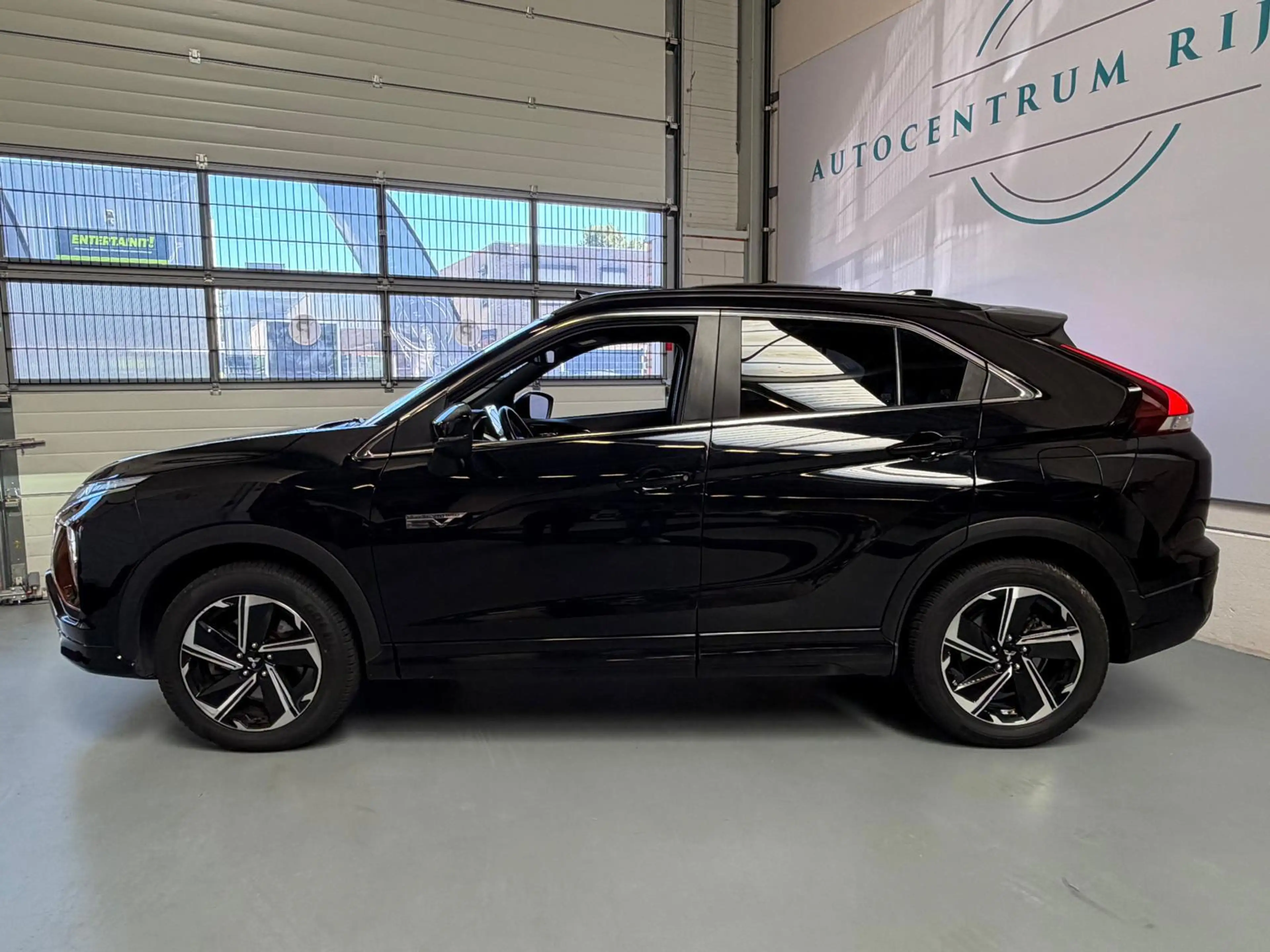 Mitsubishi Eclipse Cross 2.4 PHEV Instyle, Dealer onderhouden, Pano, Camera — photo 4