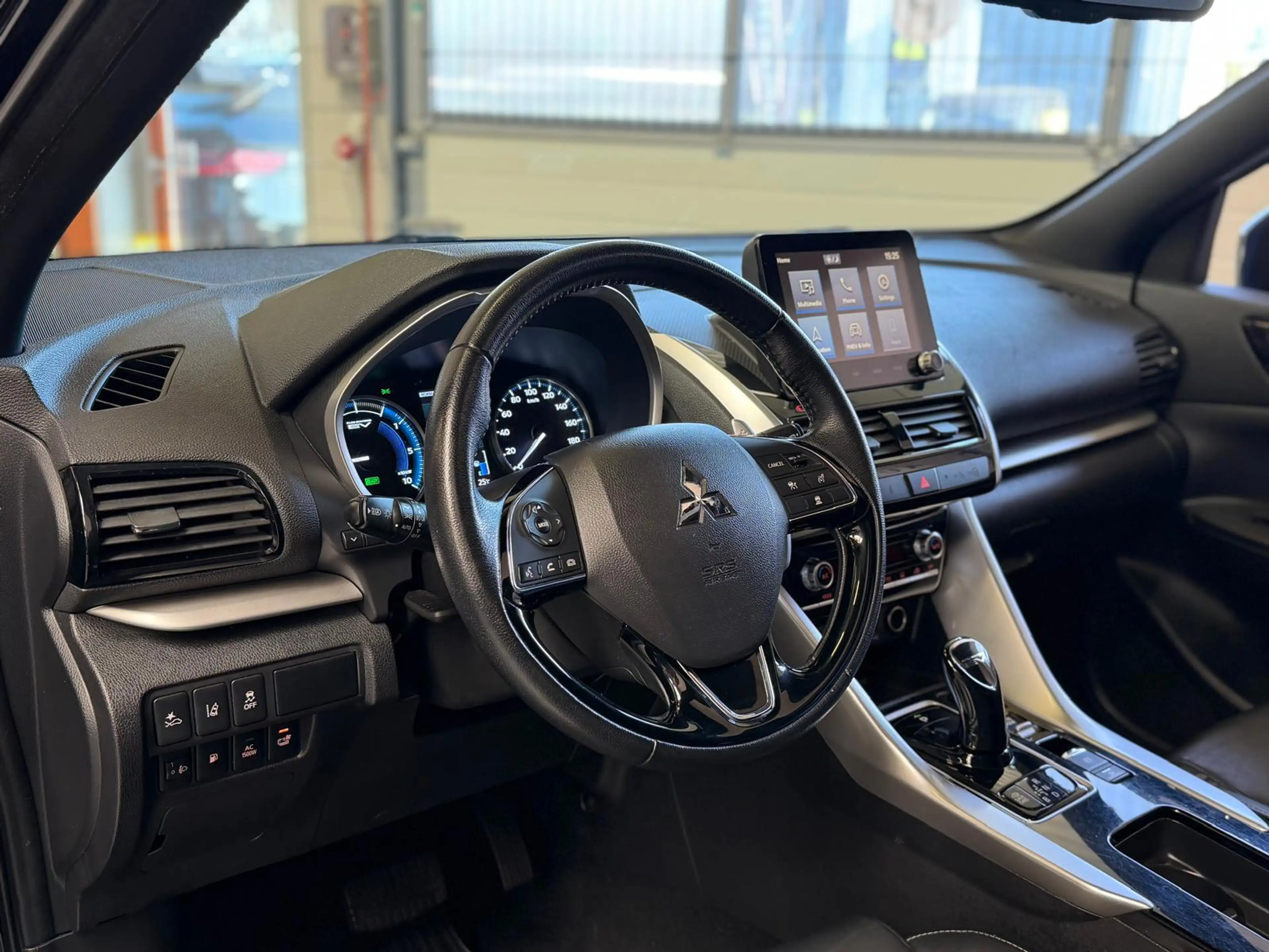 Mitsubishi Eclipse Cross 2.4 PHEV Instyle, Dealer onderhouden, Pano, Camera — photo 2