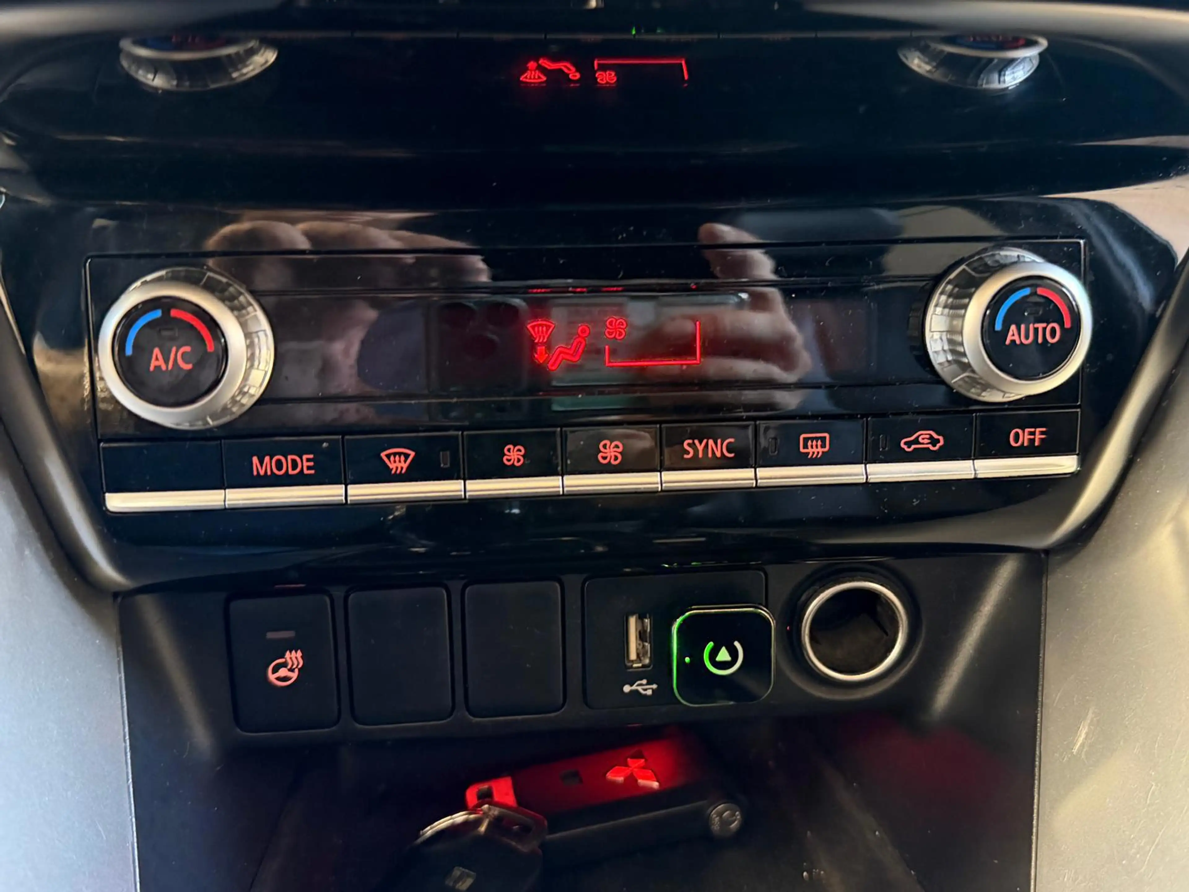 Mitsubishi Eclipse Cross 2.4 PHEV Instyle, Dealer onderhouden, Pano, Camera — photo 23