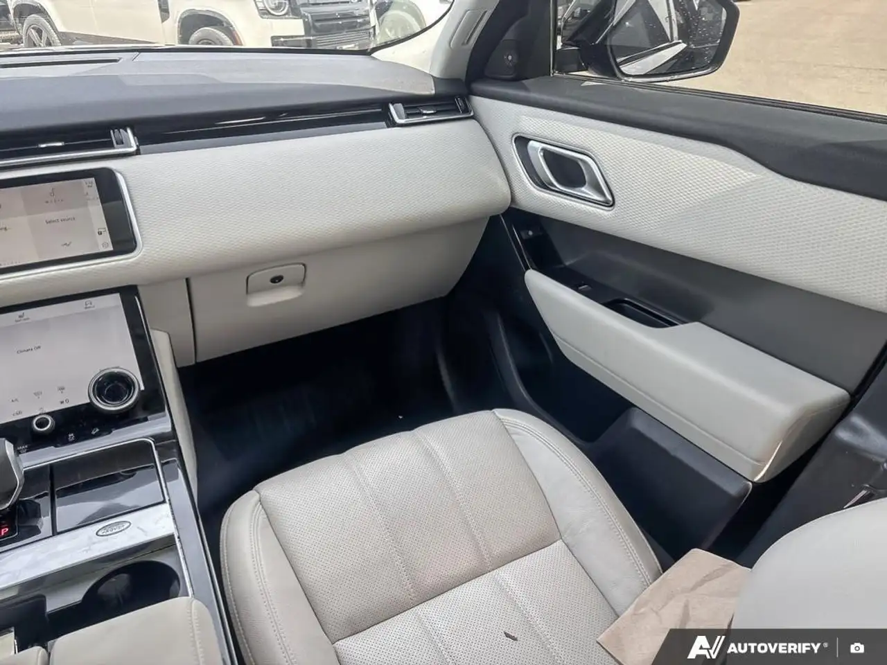 Land Rover Range Rover Velar снимка Land Rover Range Rover Velar