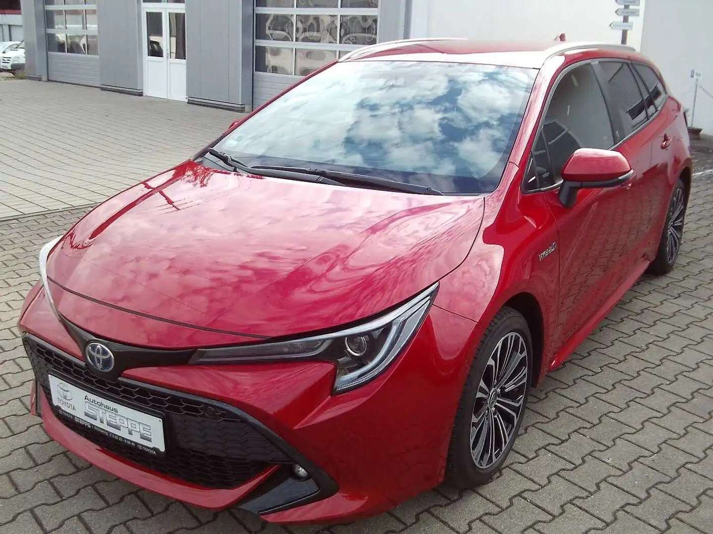 Toyota Corolla Touring Sports Hybrid 2.0 Team Deutschland Rot - 2