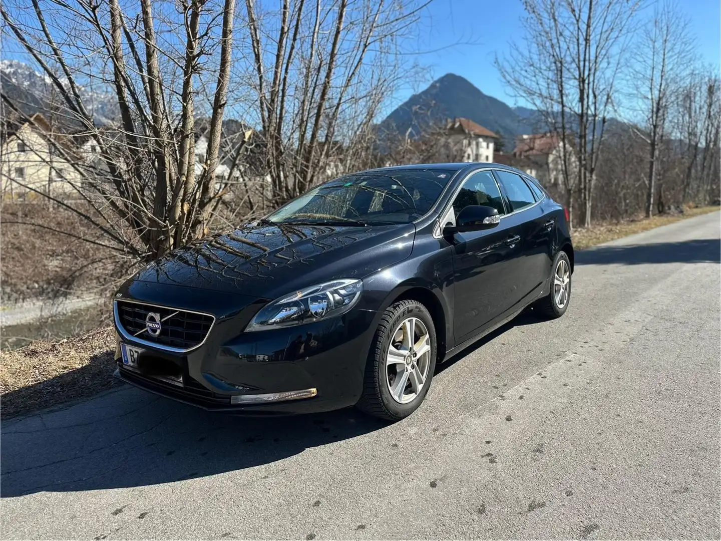 Volvo V40 Basis Schwarz - 2