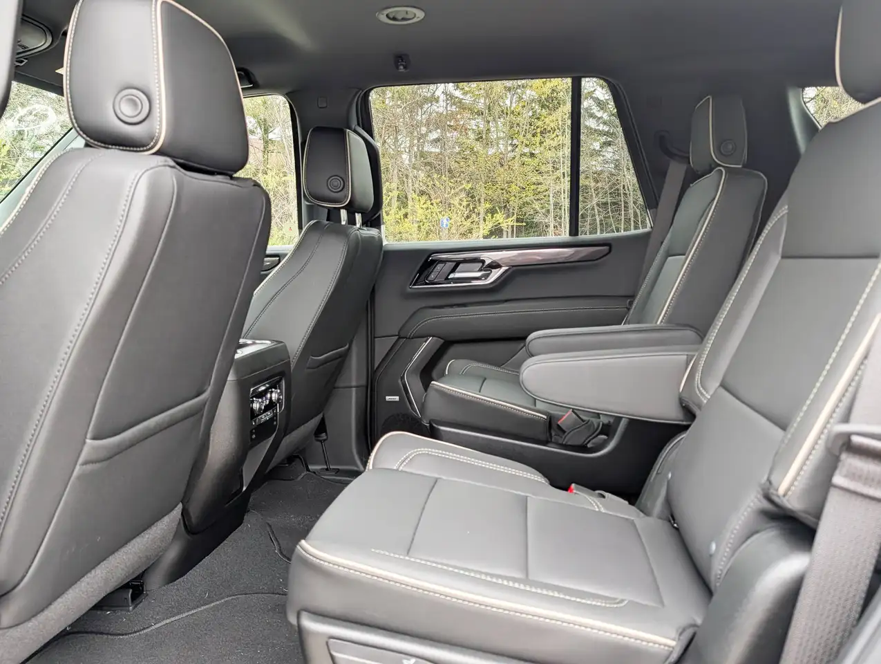 GMC Yukon снимка GMC Yukon