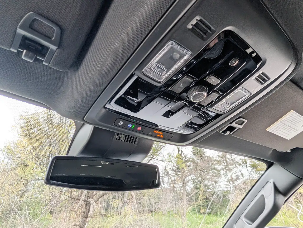 GMC Yukon снимка GMC Yukon