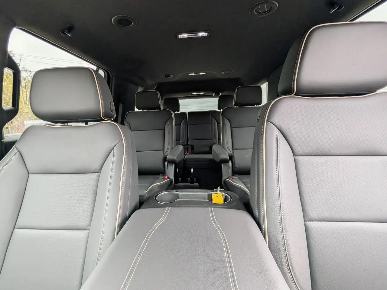 GMC Yukon снимка GMC Yukon
