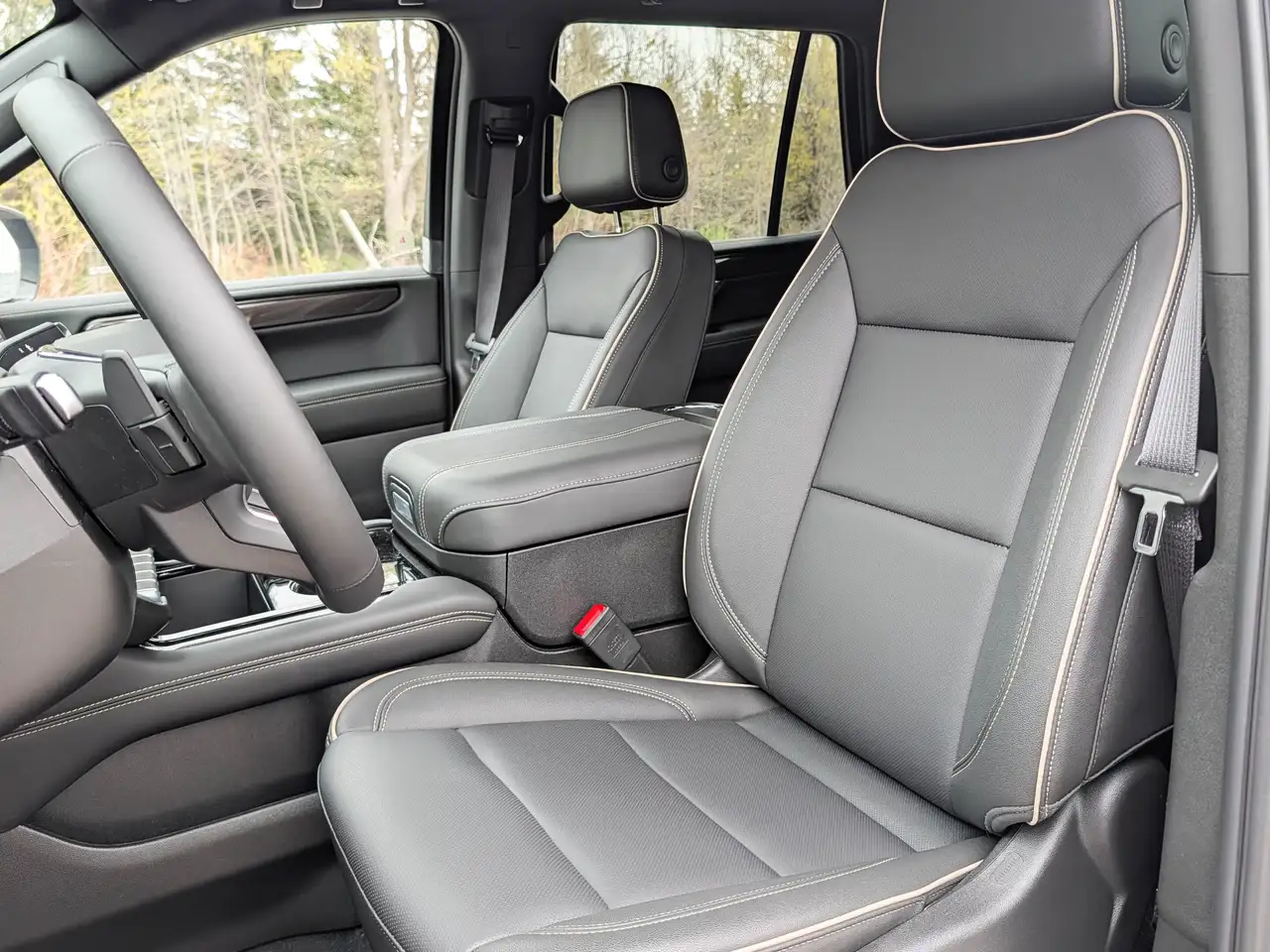 GMC Yukon снимка GMC Yukon