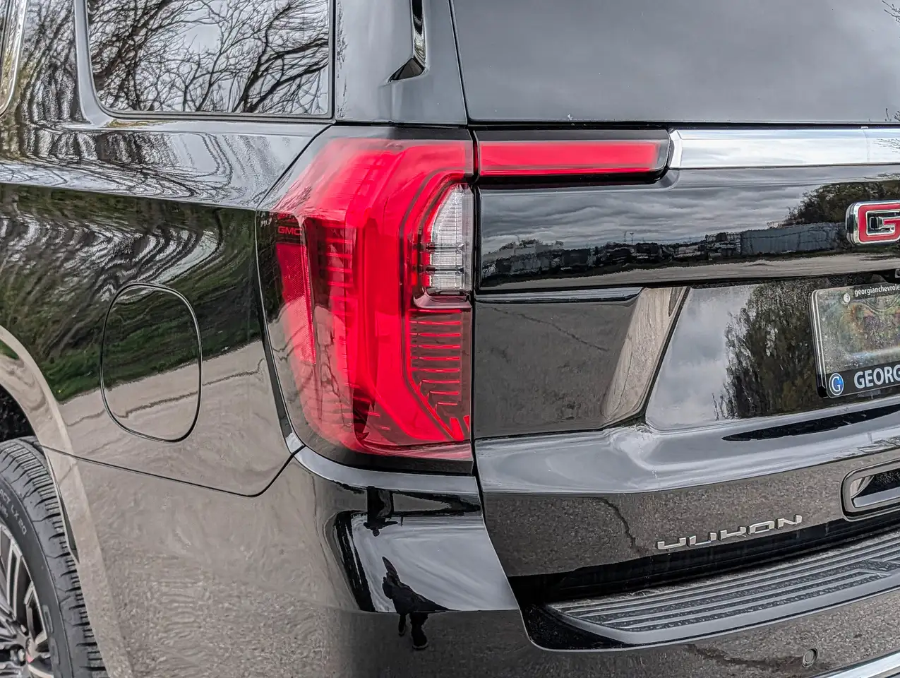 GMC Yukon снимка GMC Yukon