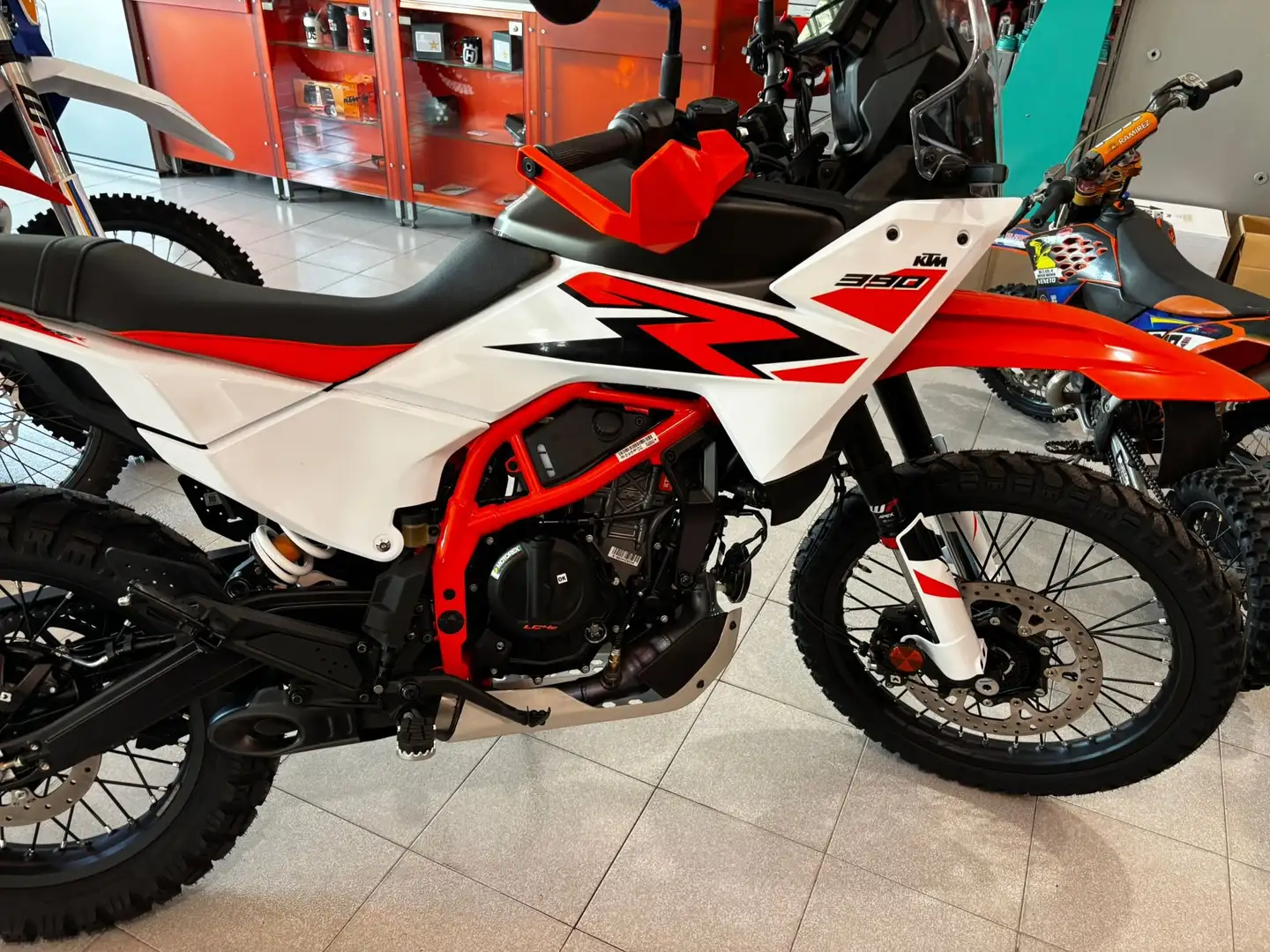 KTM 390 Adventure R 2025 Bianco - 2