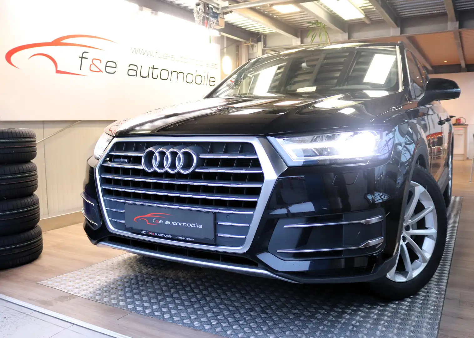 Audi Q7 3.0 TDI quattro S-line Schwarz - 1