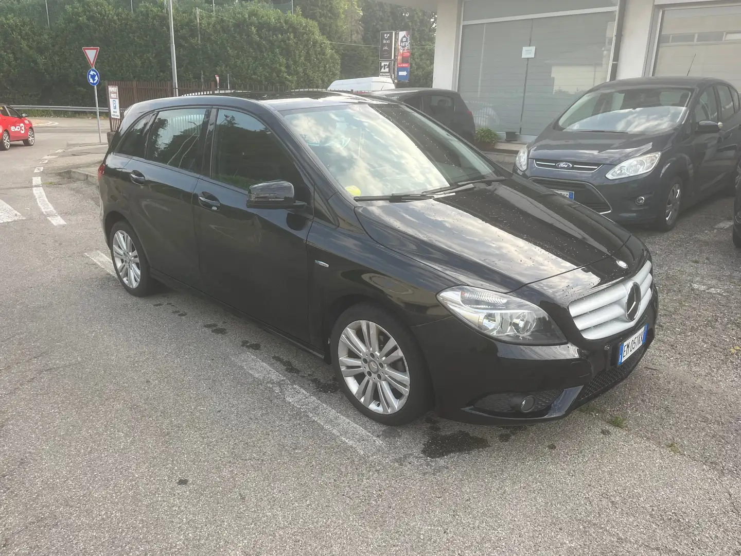 Mercedes-Benz B 180 1.6benzina/122CV/neopatentati/Euro5B/automatico Schwarz - 2