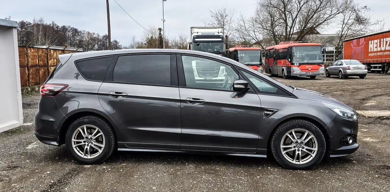 Ford S-Max