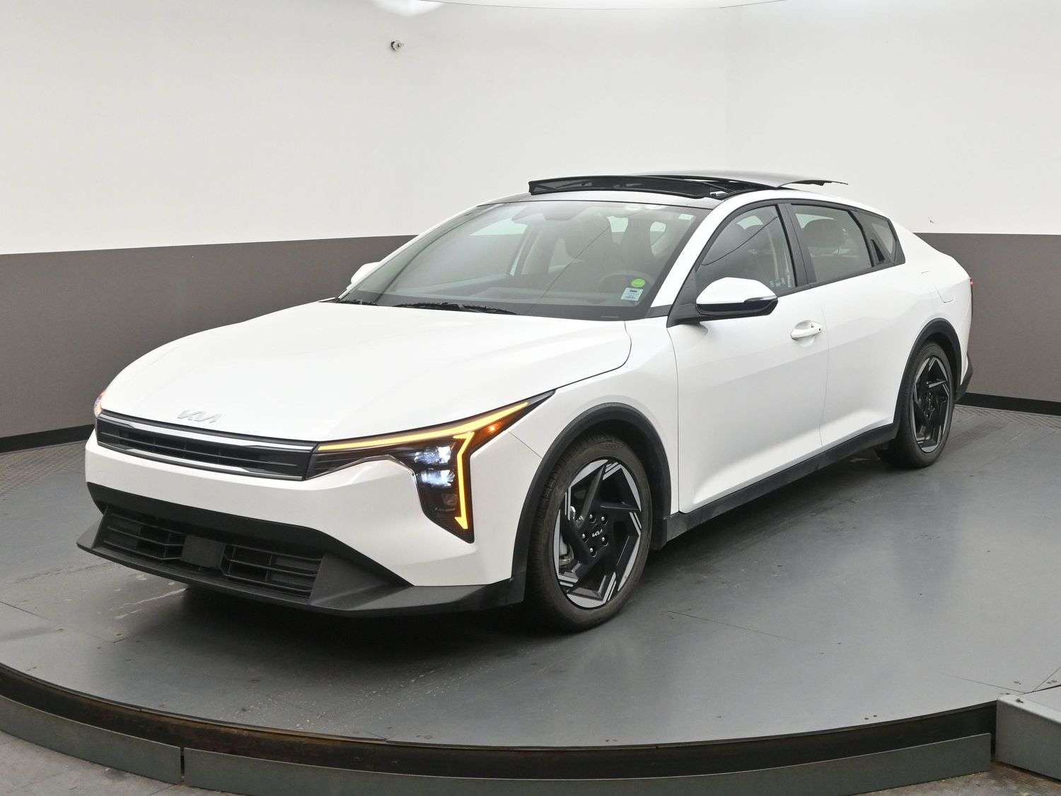 2026 Kia K4 EX+ 12.3  Touchscreen | Heated Steering Wheel | Wi — photo 1