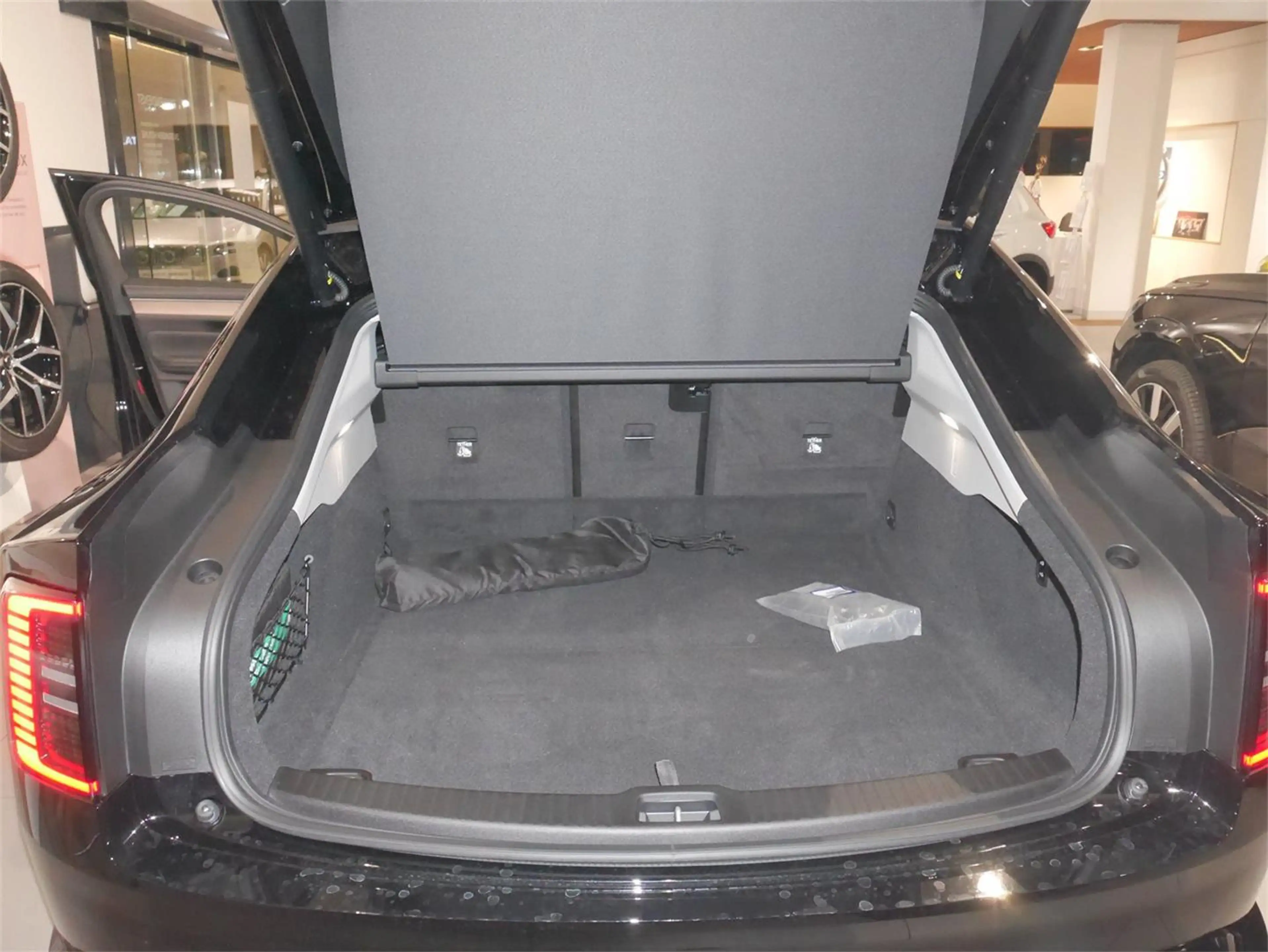 Volvo ES90 Single Extended Range Ultra — photo 8