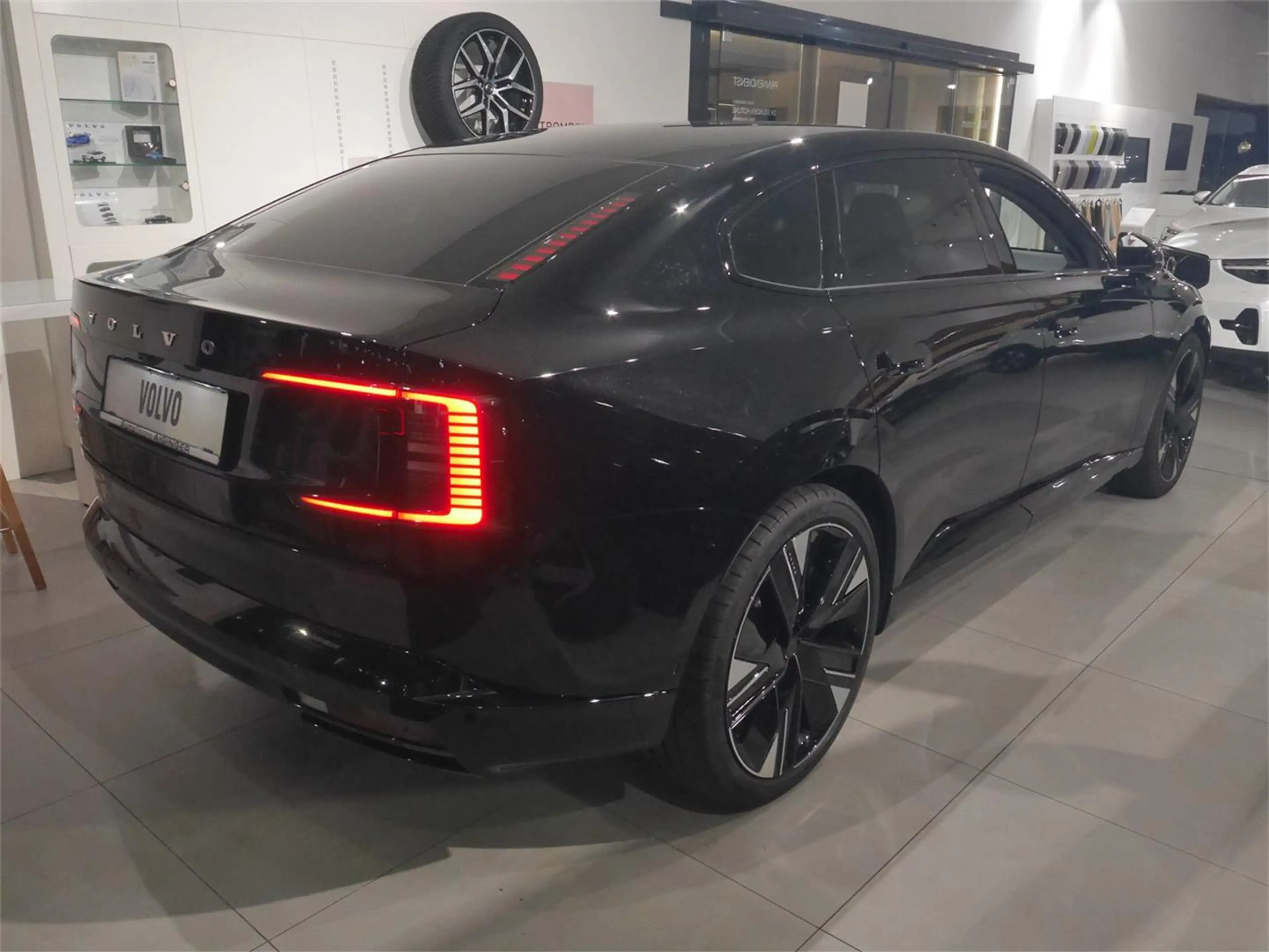 Volvo ES90 Single Extended Range Ultra — photo 3