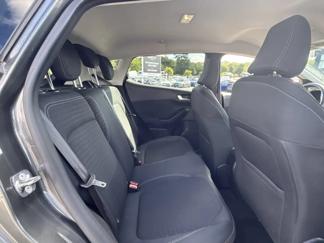 Ford Fiesta 5 portes — photo 6