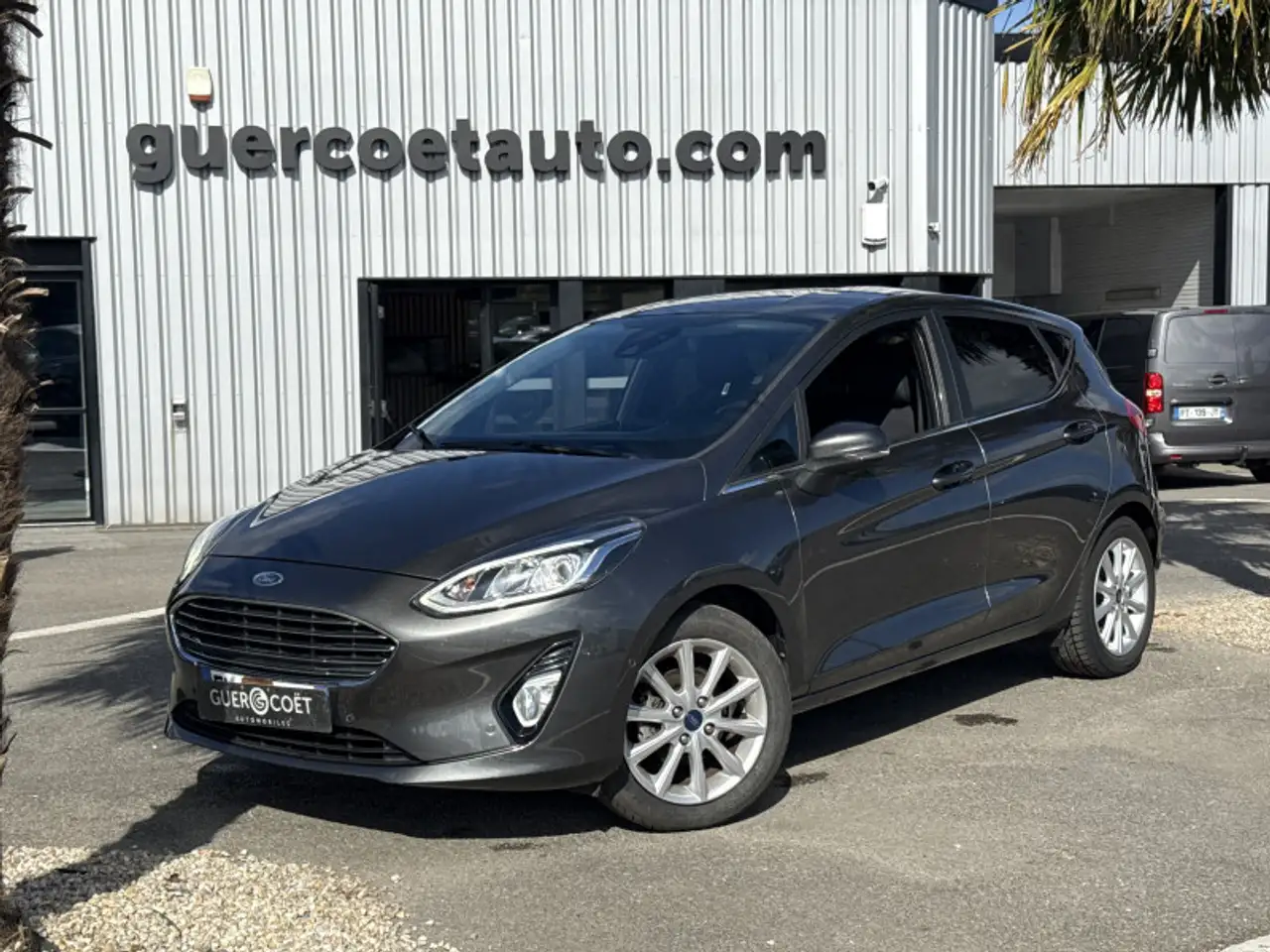 Ford Fiesta 5 portes — photo 2