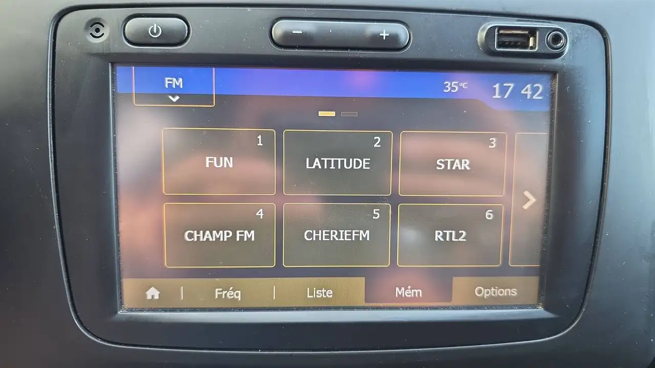 Dacia Duster — photo 22