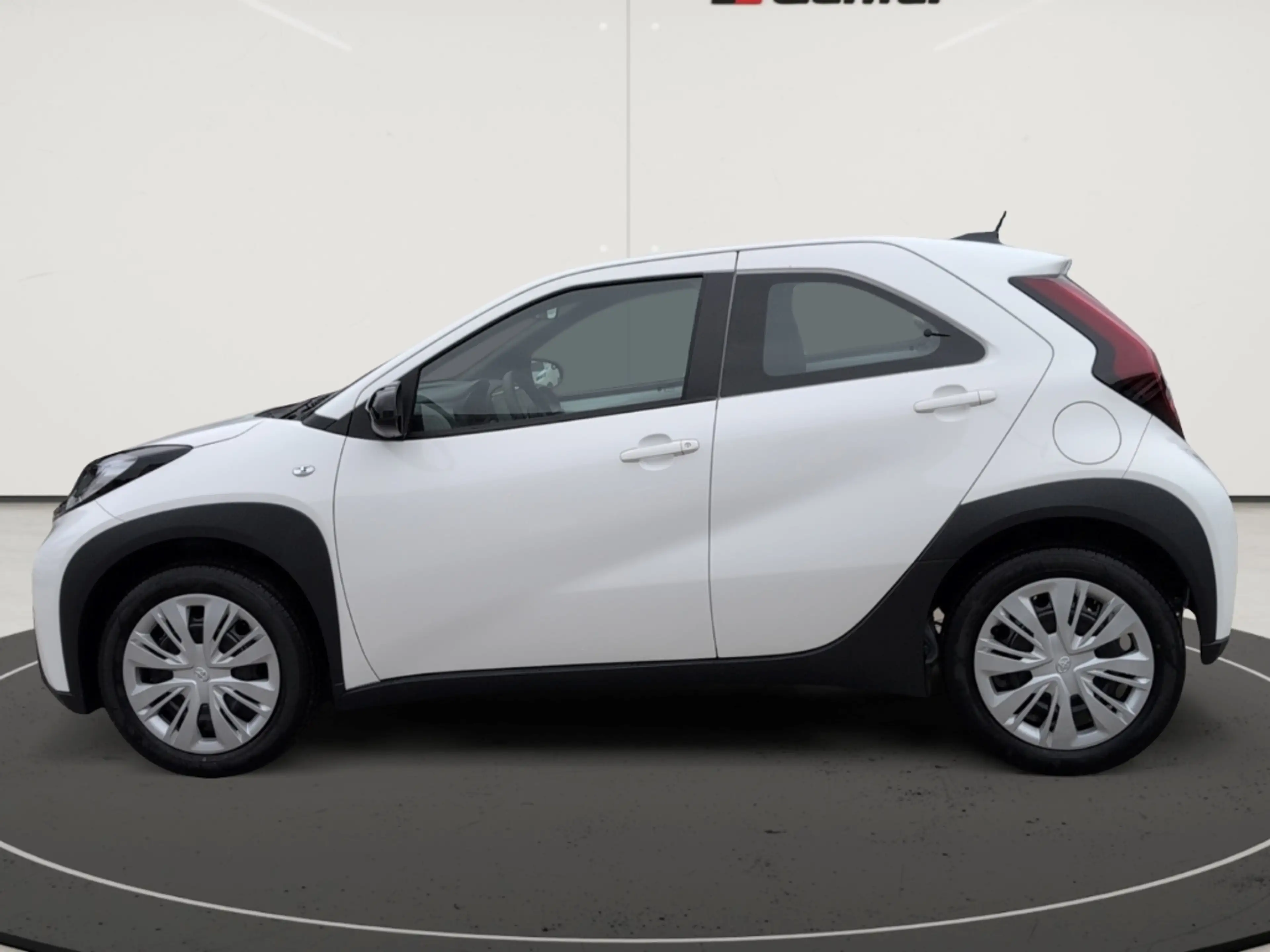 Toyota Aygo X 1,0 l Business Edition 5 M T Apple CarPlay Android — photo 2