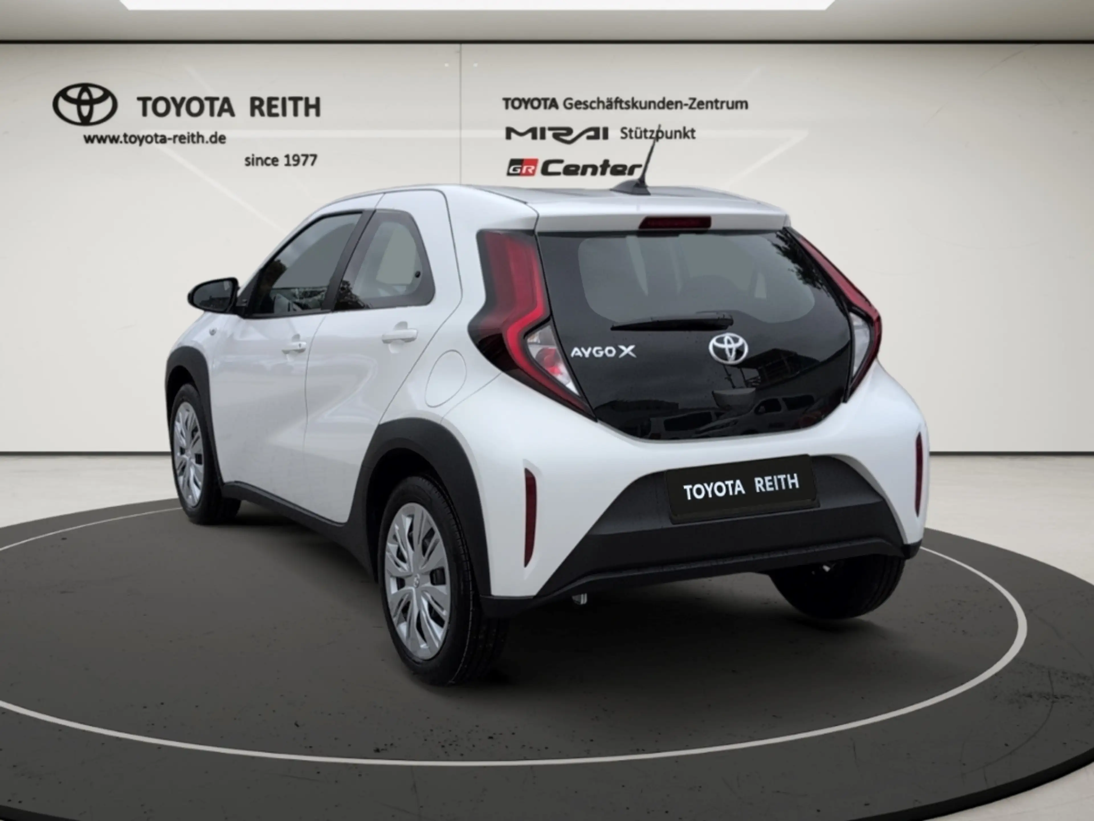 Toyota Aygo X 1,0 l Business Edition 5 M T Apple CarPlay Android — photo 3
