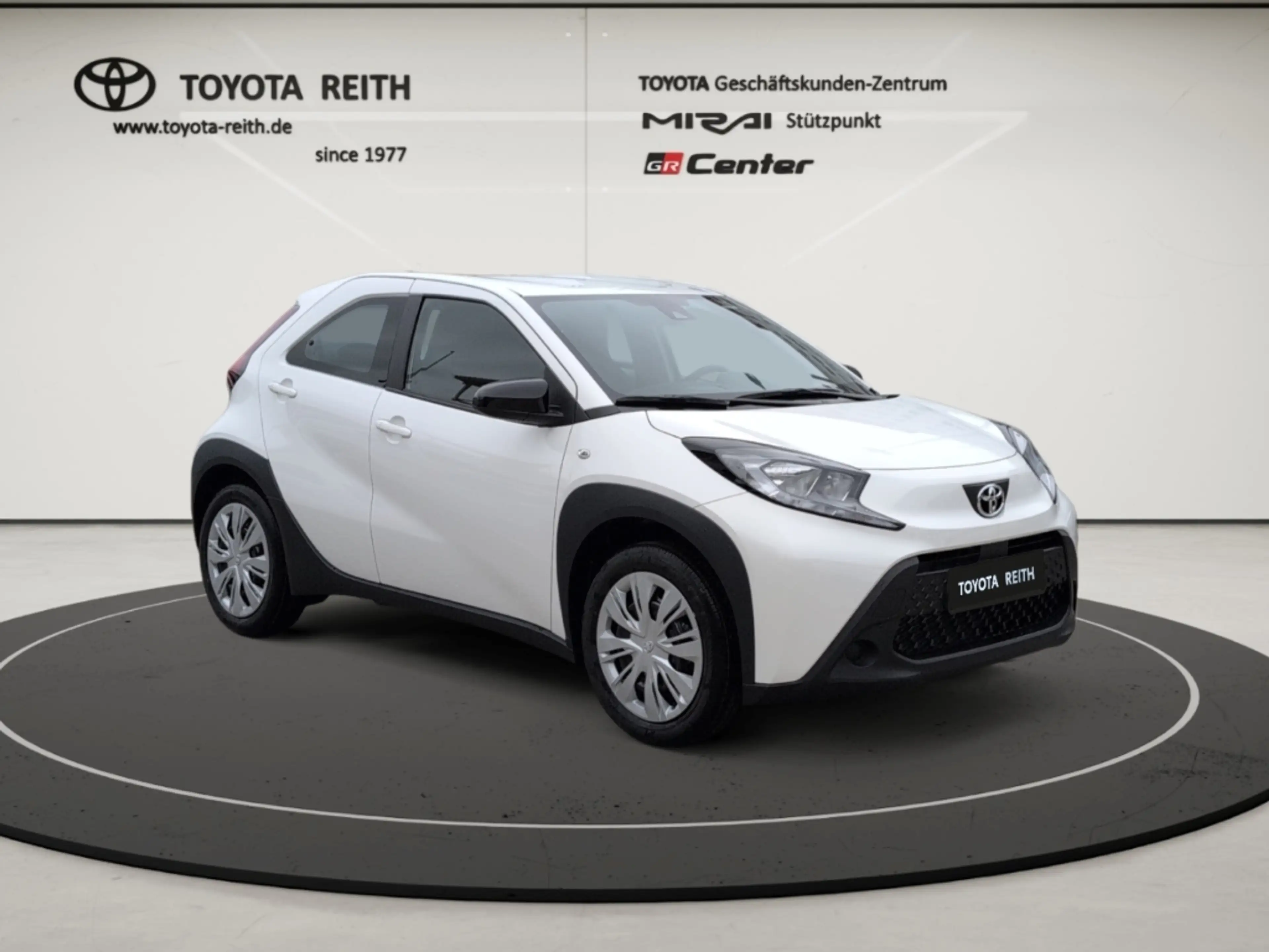 Toyota Aygo X 1,0 l Business Edition 5 M T Apple CarPlay Android — photo 7