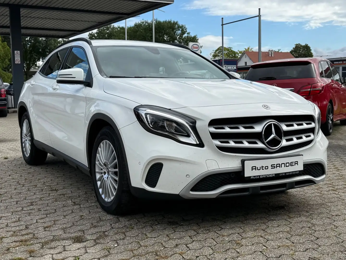 Mercedes-Benz GLA 200 200 GLA CDI Style AHK NAVI SHZ  8xALUFELGEN Weiß - 2