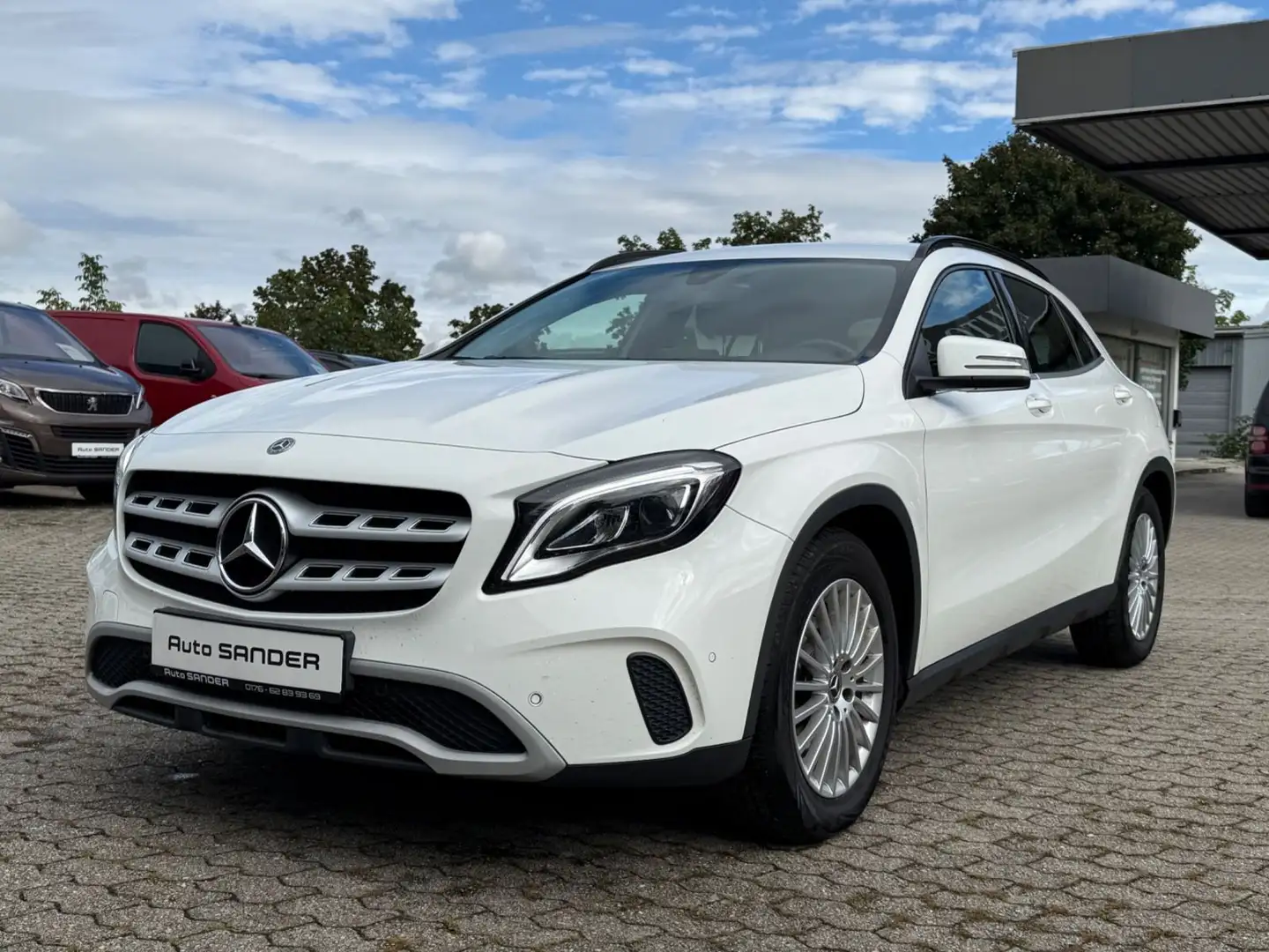 Mercedes-Benz GLA 200 200 GLA CDI Style AHK NAVI SHZ  8xALUFELGEN Weiß - 1