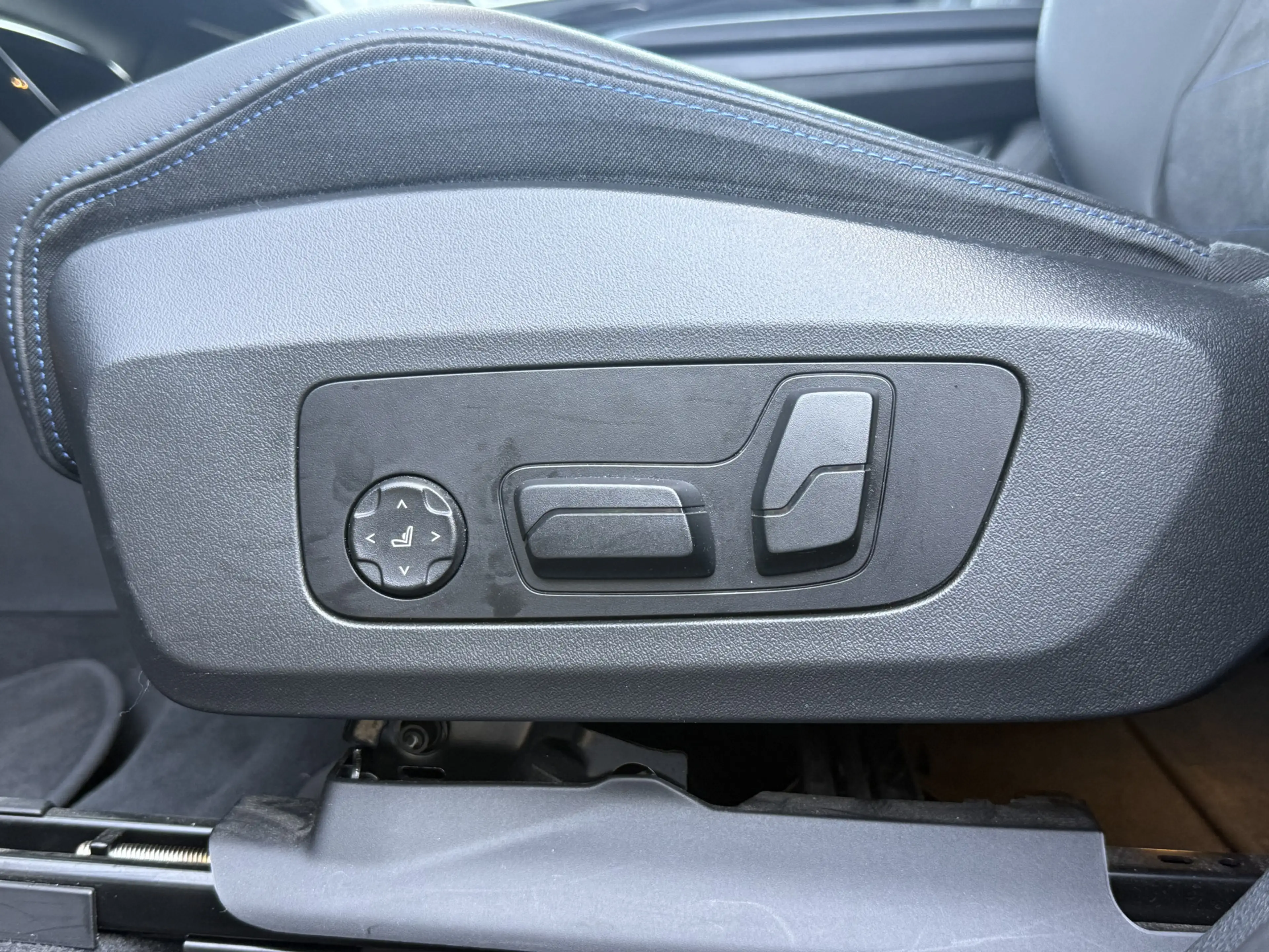 BMW iX1 xDrive30 | M-Sport Pro | Harman/Kardon | Elek. sto — photo 12