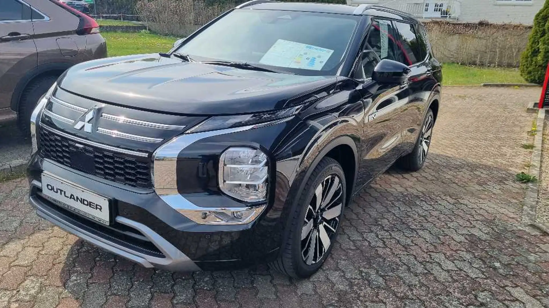 Mitsubishi Outlander 2.4L PHEV TOP Schwarz - 2