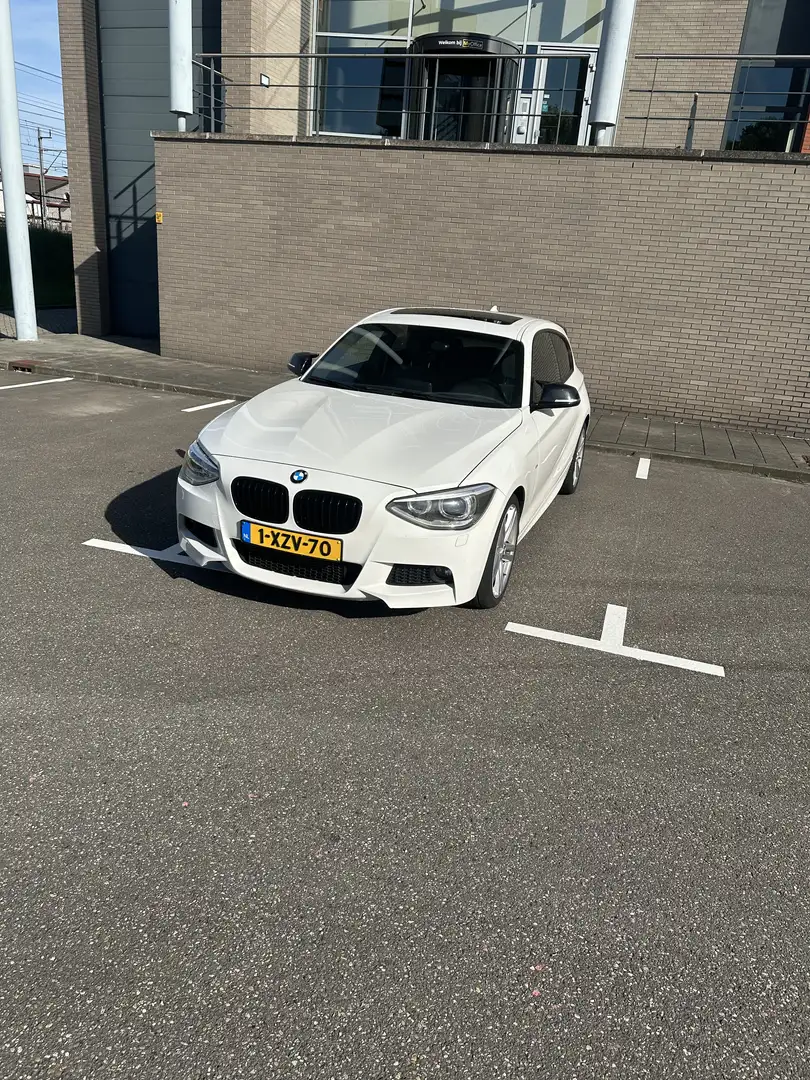 BMW 116 Executive Wit - 1