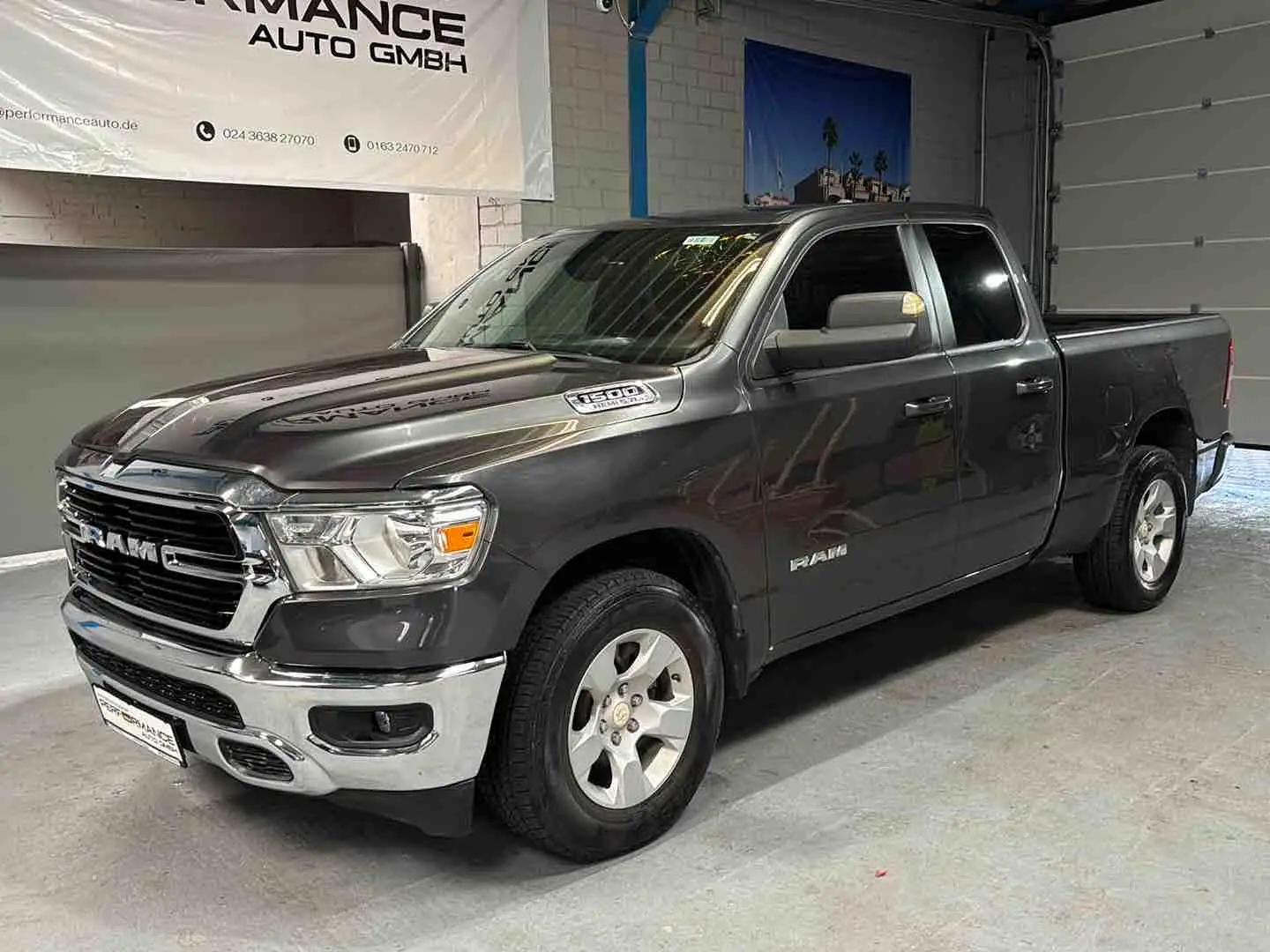 Dodge RAM Big Horn 5,7 Hemi Top AHK Grau - 1