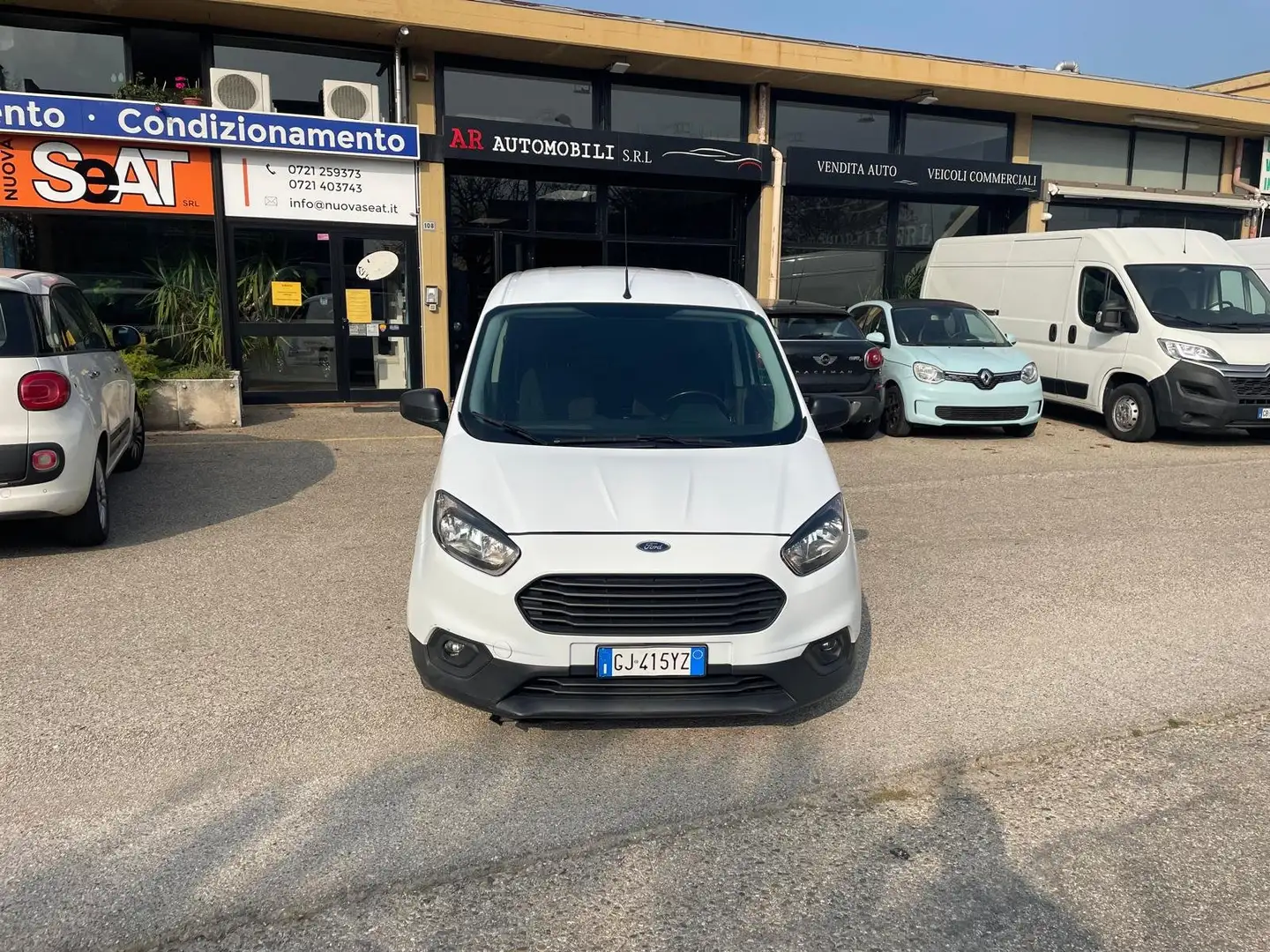 Ford Transit Courier 1.5 tdci 100cv S&S Trend Bianco - 2