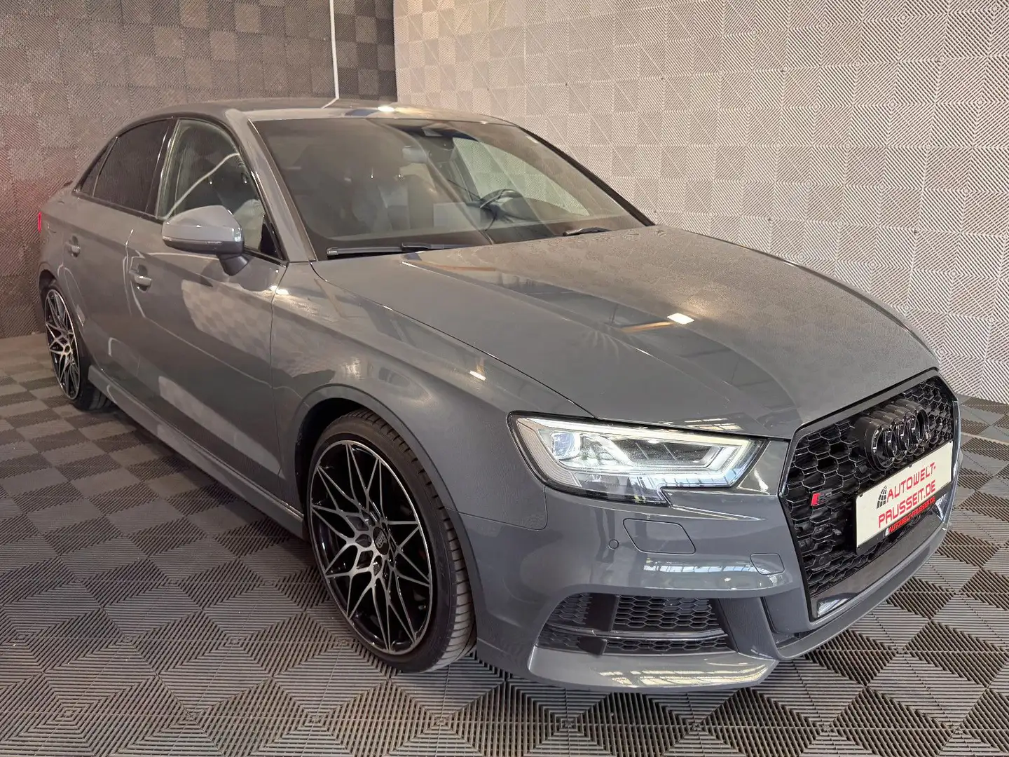Audi S3 Lim.qu.*EXCLUSIVE*B&O-MATRIX-MAG.R-ALCANTARA Grau - 1