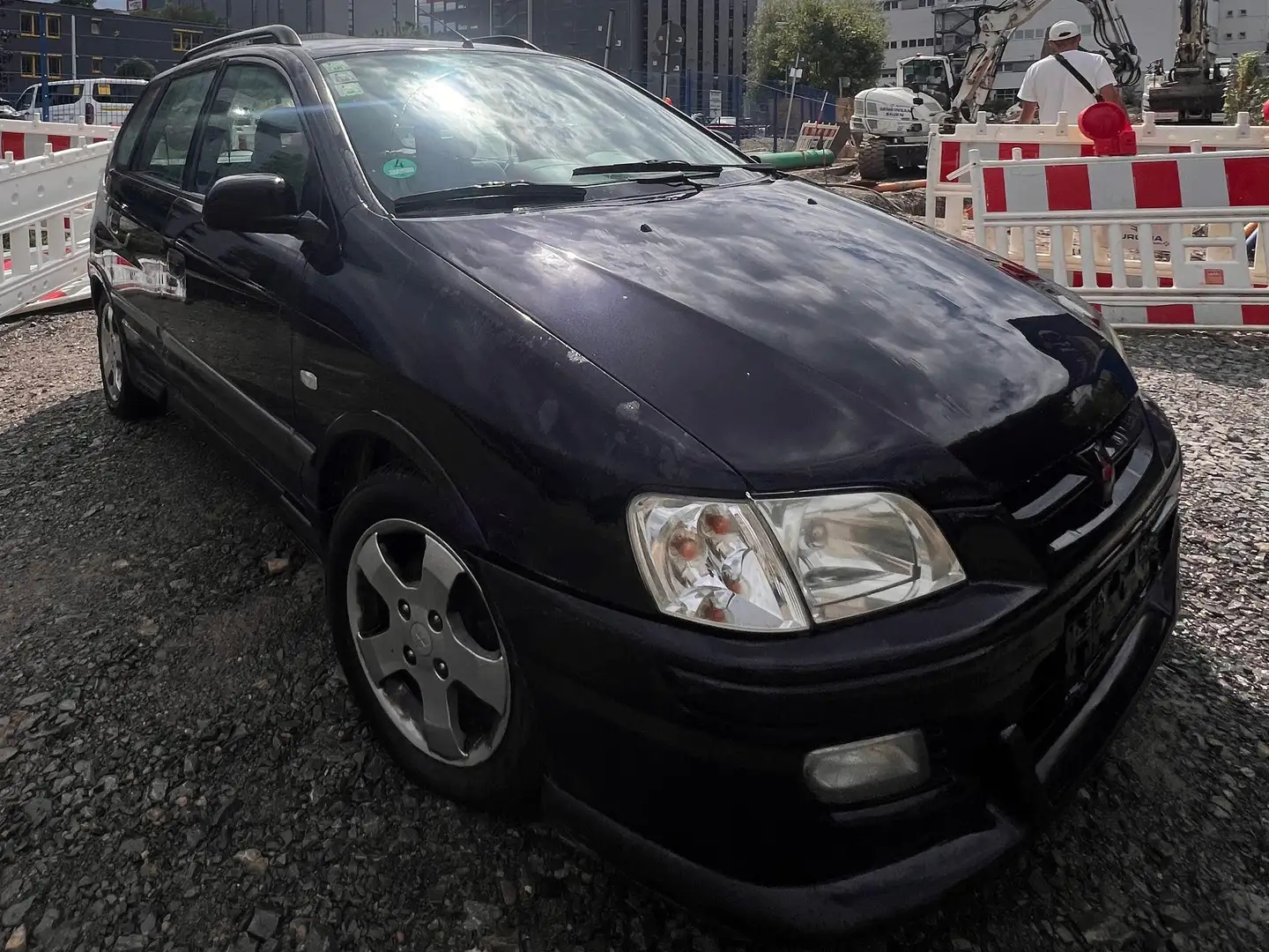 Mitsubishi Space Star 1.6 Comfort Schwarz - 2