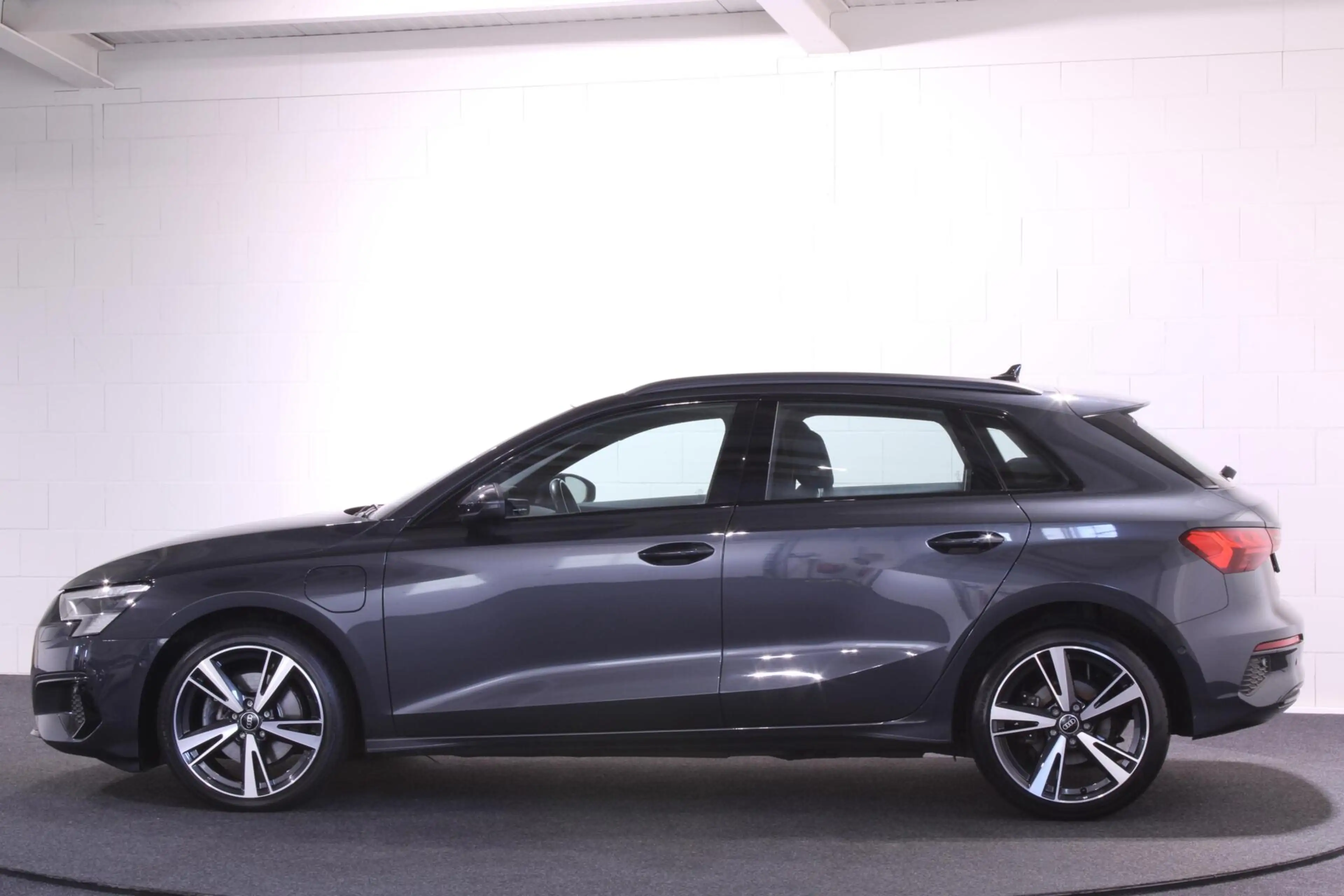 Audi A3 Sportback 40 TFSIe Advanced | MATRIX | CAMERA | — photo 5