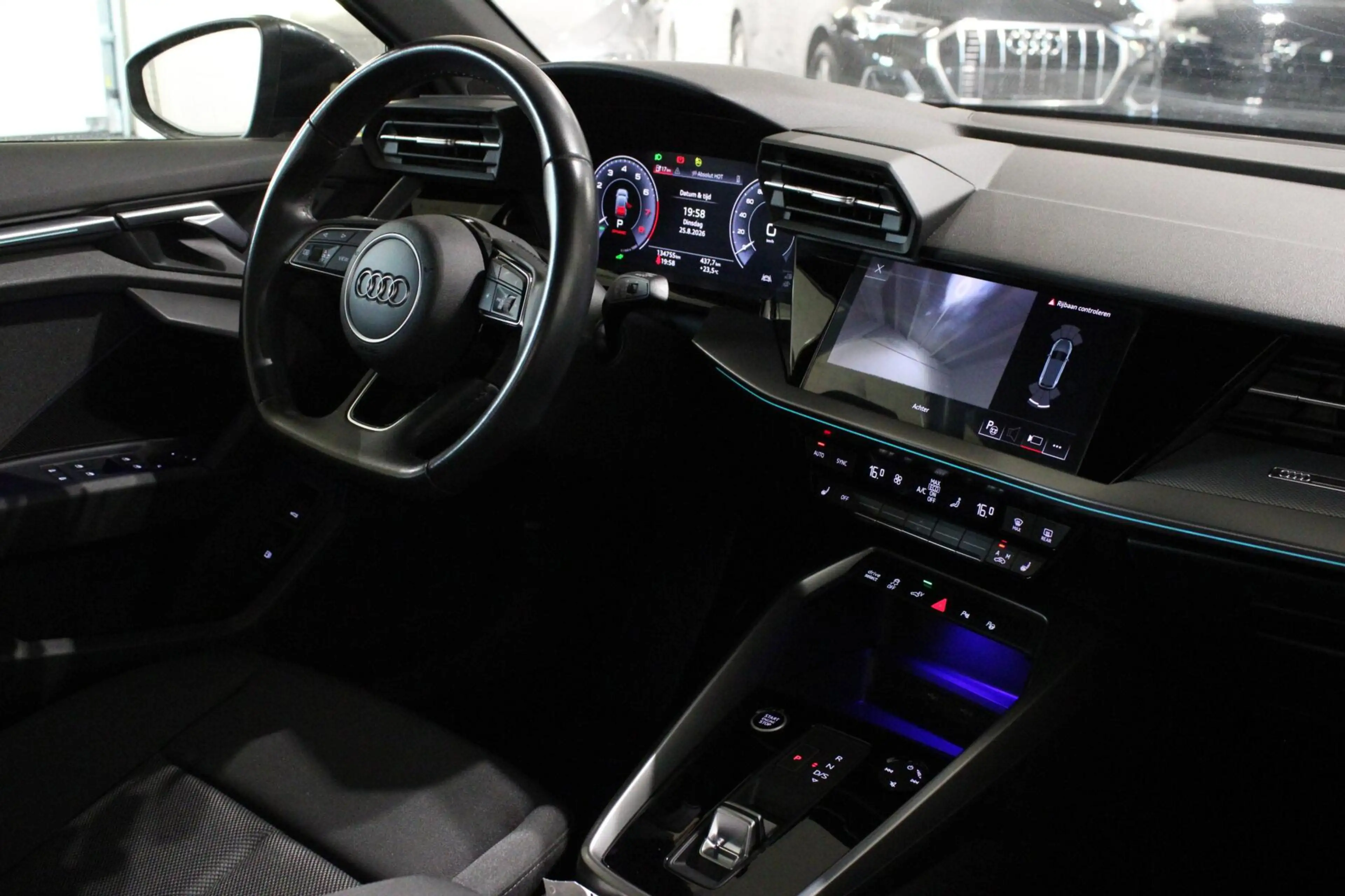 Audi A3 Sportback 40 TFSIe Advanced | MATRIX | CAMERA | — photo 2