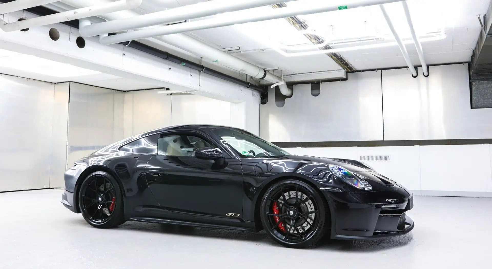 Porsche 992 GT3 Touring Exclusive Manufaktur 1.Hand Schwarz - 2