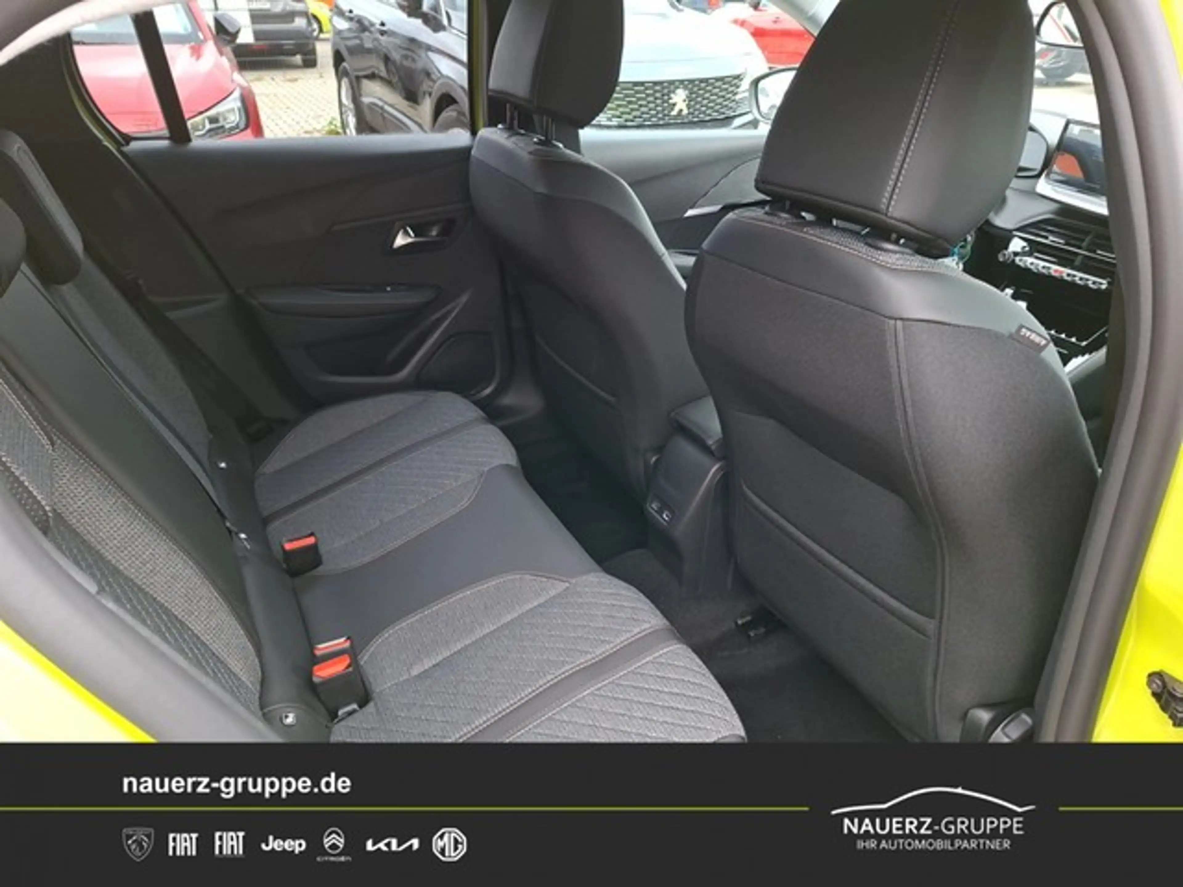Peugeot 208 Hybrid 110 e-DCS6 Allure — photo 9