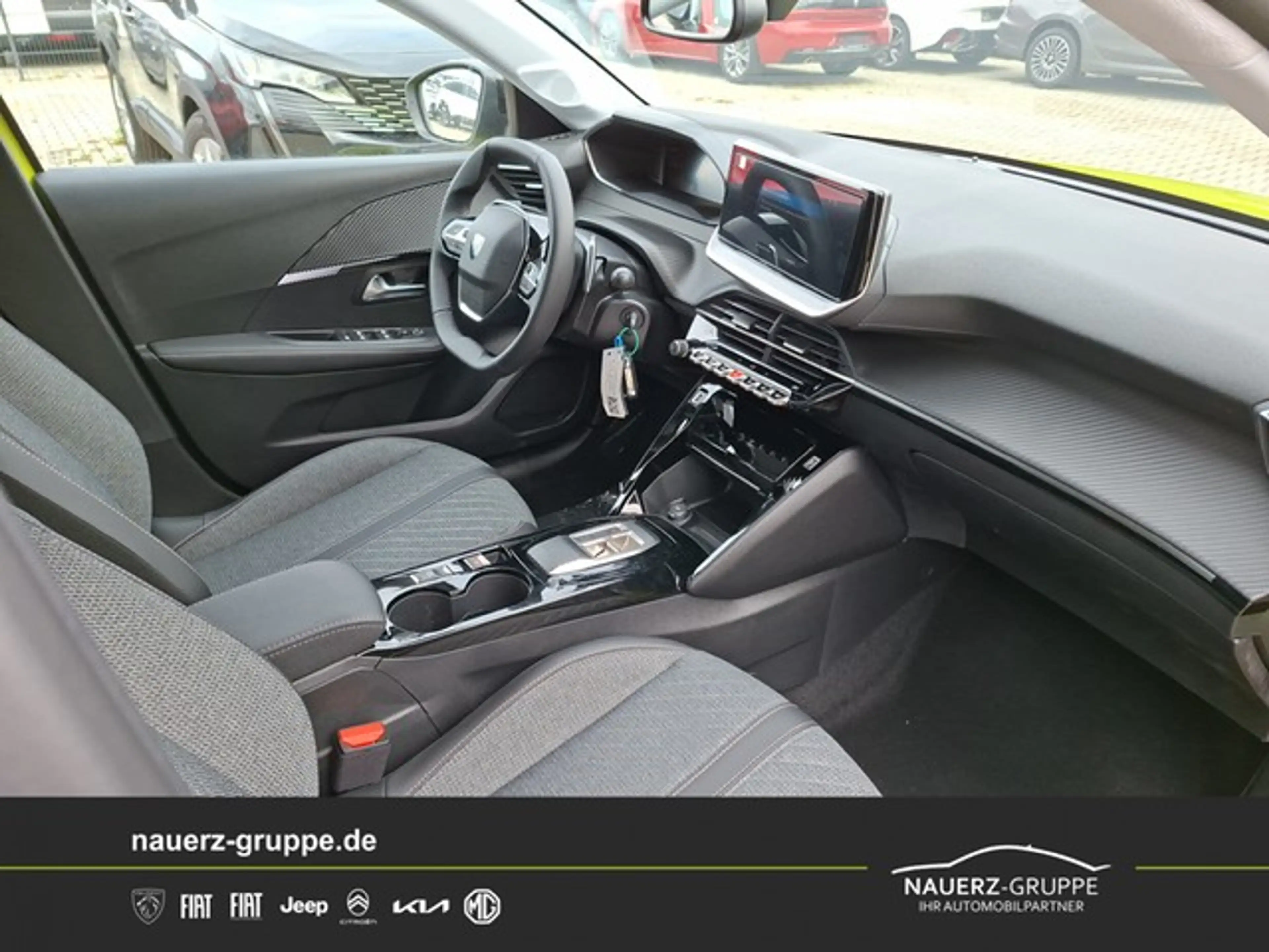 Peugeot 208 Hybrid 110 e-DCS6 Allure — photo 10