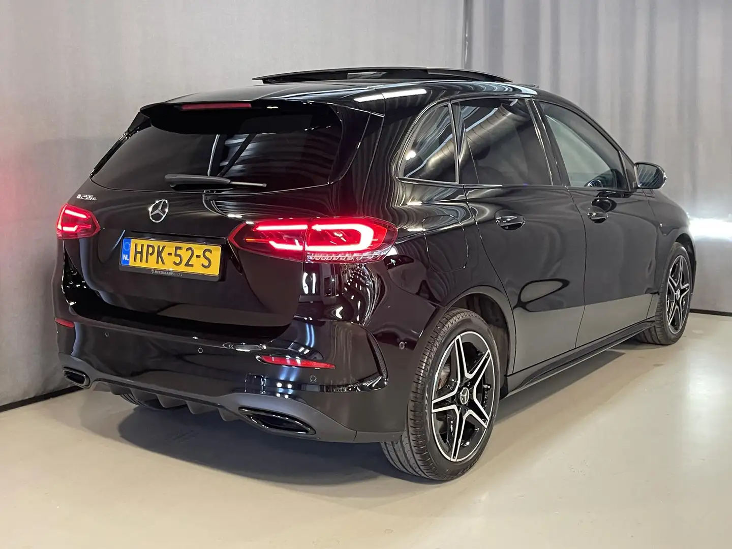 Mercedes-Benz B 250 e AMG Line Nightpakket 18''/Panoramadak/Sfeerverli Zwart - 2