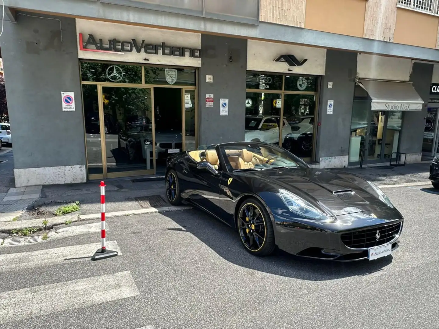 Ferrari California DCT F1-Ufficiale-Daytona-Camera-Ceramik-Esemplare Schwarz - 1