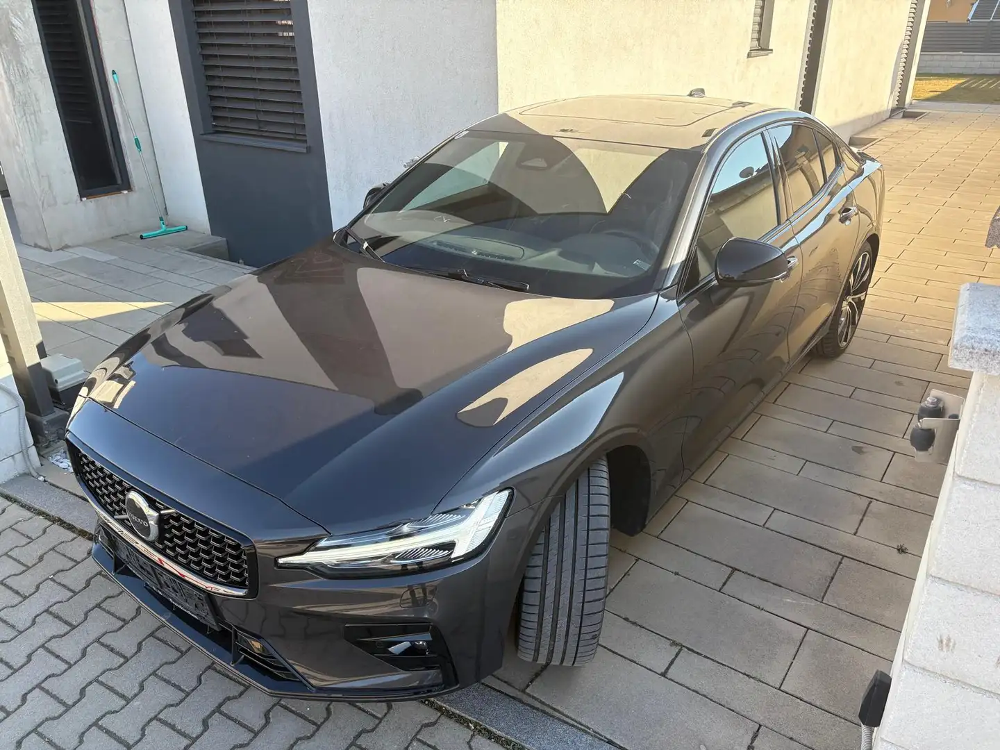 Volvo S60 S60 B4 Plus Dark Aut. Plus Dark Braun - 1