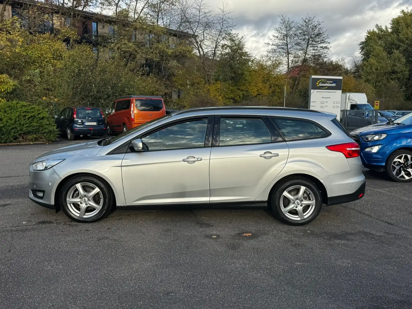 Ford Focus Turnier Trend 1.5 TDCi Silber - 2