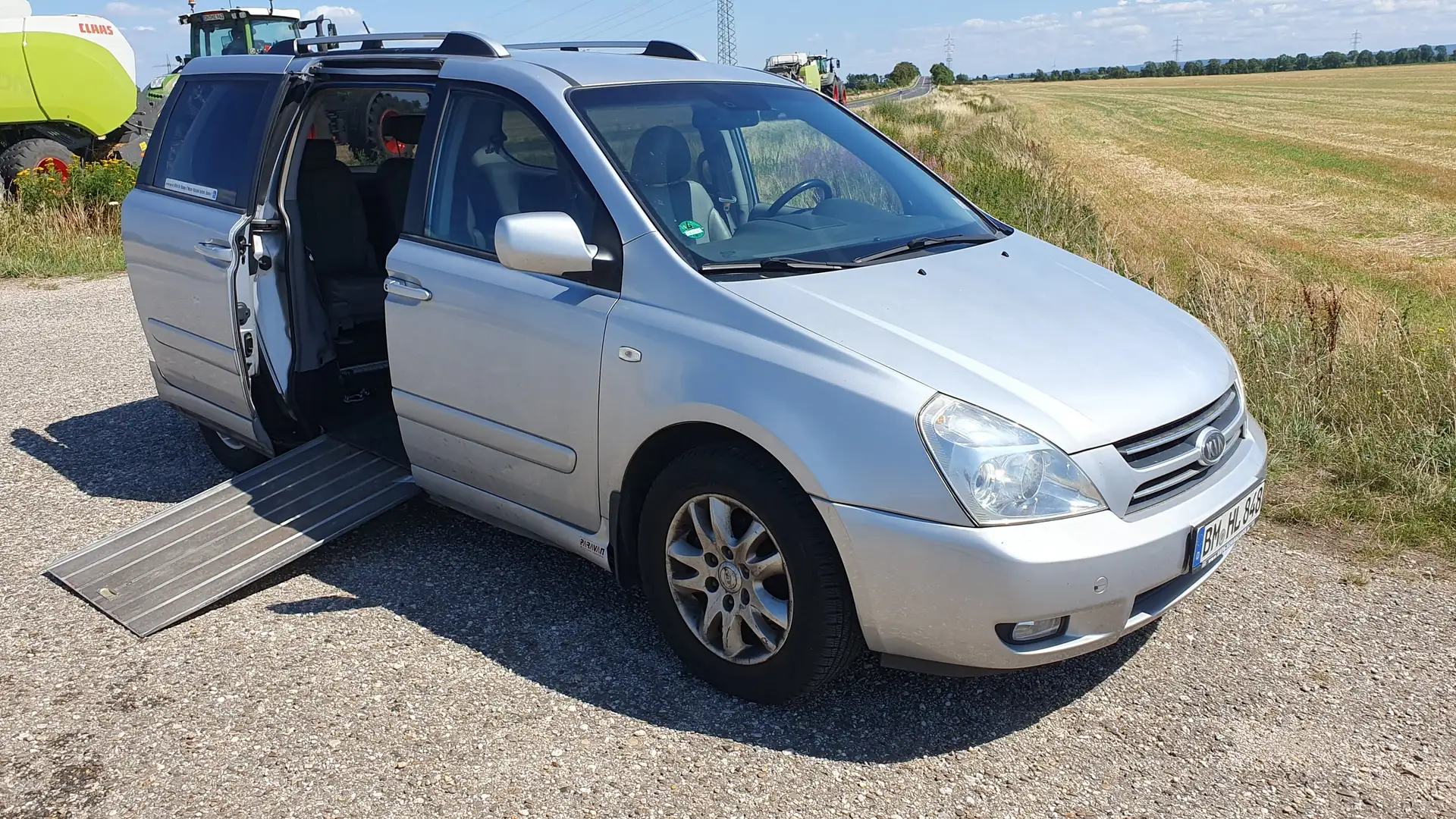 Kia Carnival Carnival CRDi Aut. DPF Executive Plateado - 1