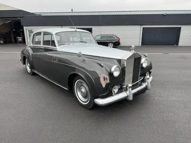 Rolls-Royce Cloud Silver Cloud V8