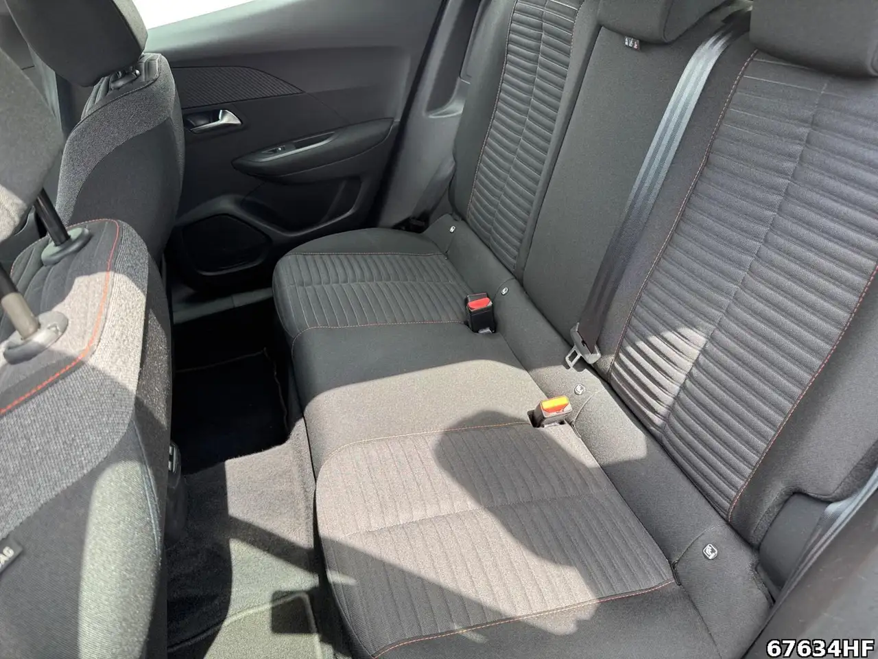 Peugeot E-2008 Active Pack 50kWh 136PS, миниатюра 12