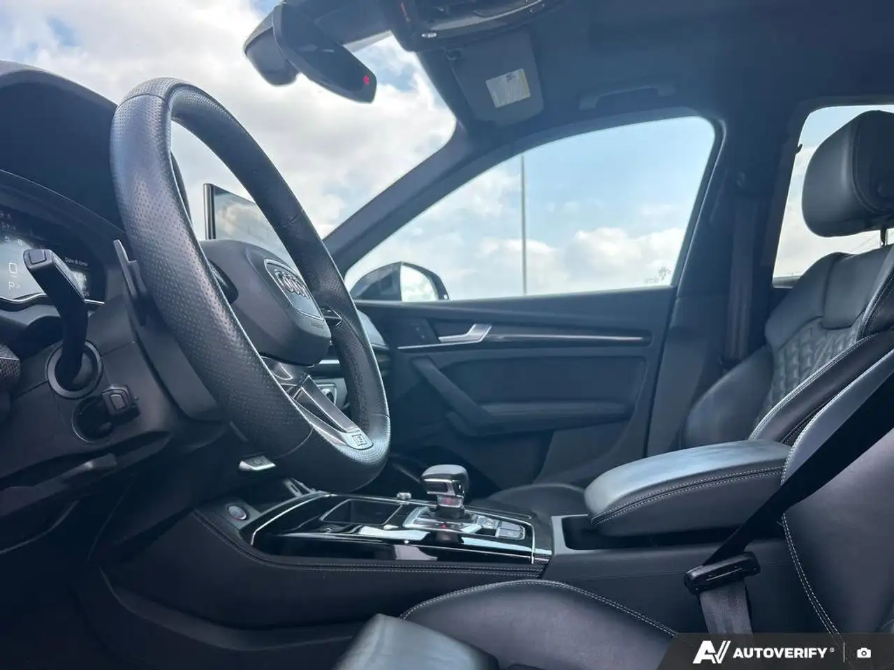 Audi SQ5 снимка Audi SQ5