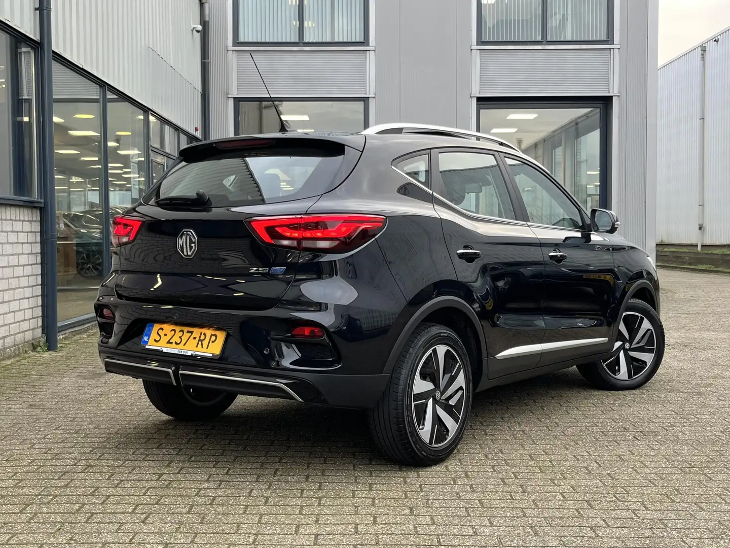 MG ZS MG EV EV Long Range Luxury 70 kWh | NL Auto / Voll Zwart - 2